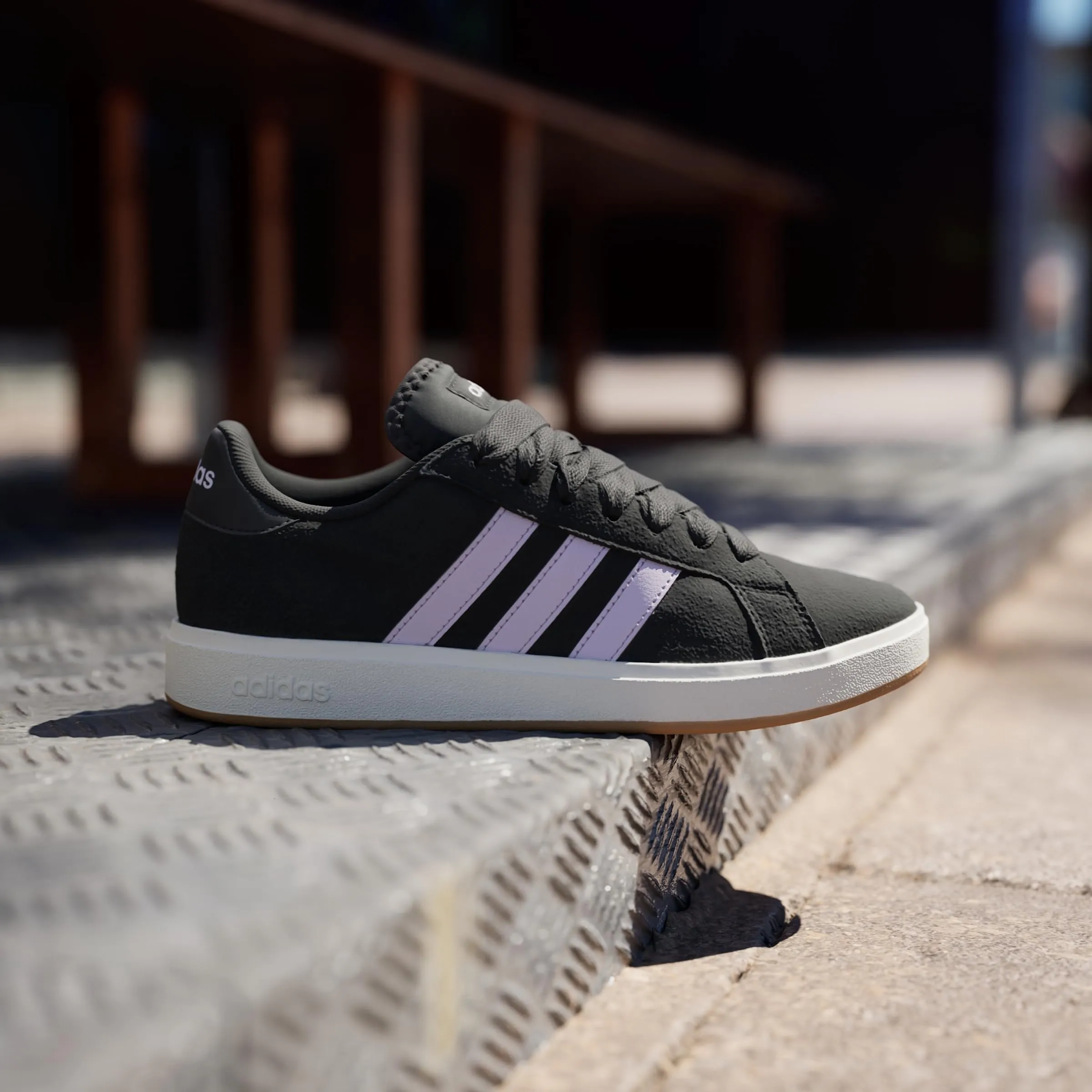 adidas Donna Grand Court Base 00S Shoes, Core Black/Ice Lavender/off White, 39 1/3 EU - immagine 2