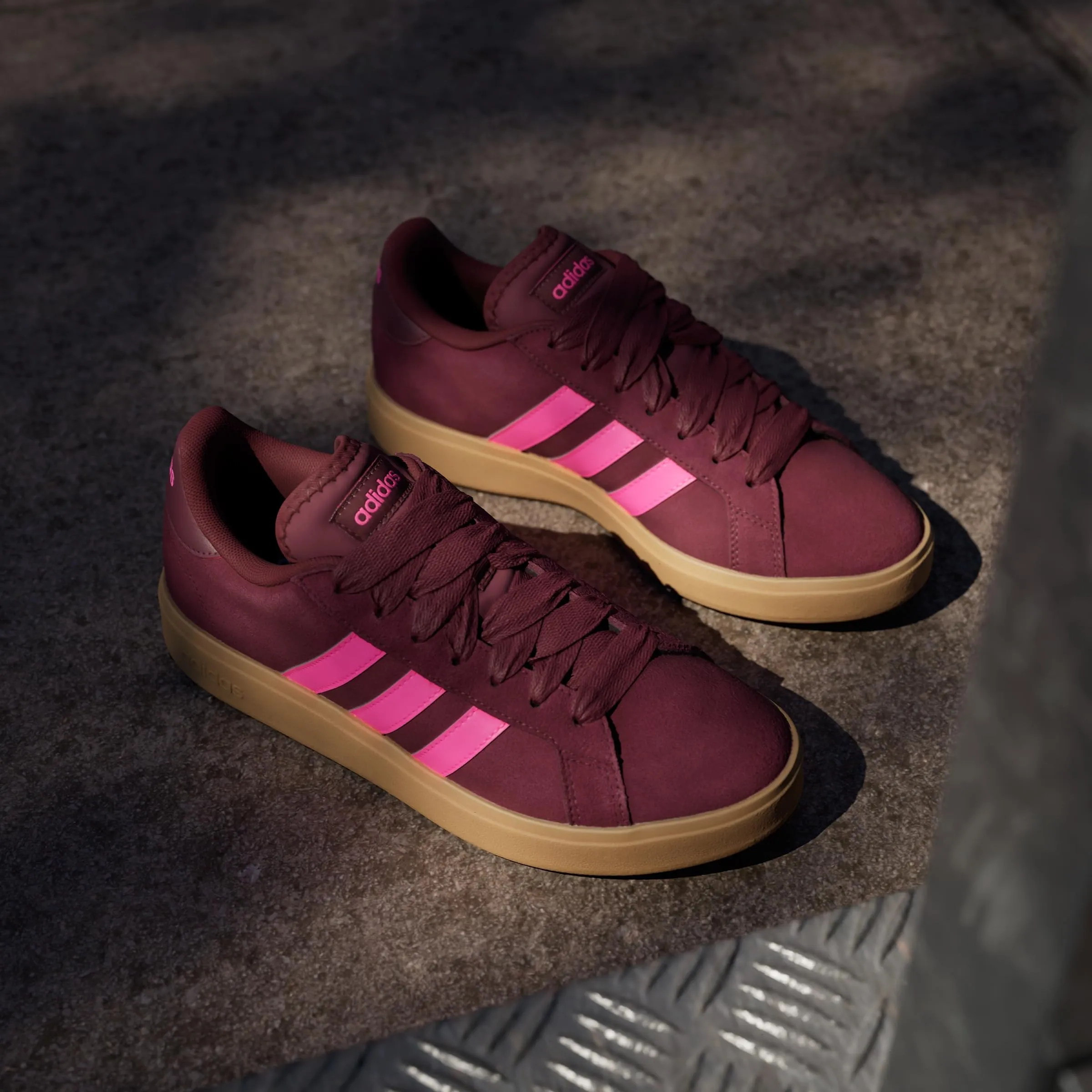 Adidas Donna Grand Court Base 00s Shoes, Shadow Red/Lucid Pink/Gum, 38 EU - immagine 3