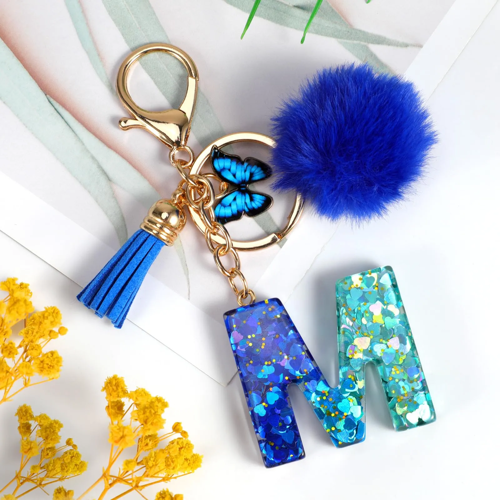 MWOOT Nome Lettera iniziale M Portachiavi, Blu Portachiavi per auto per donne, Ciondoli in Resina per Chiave della Porta Chiavi della Macchina Decorazione della Borsa - immagine 2