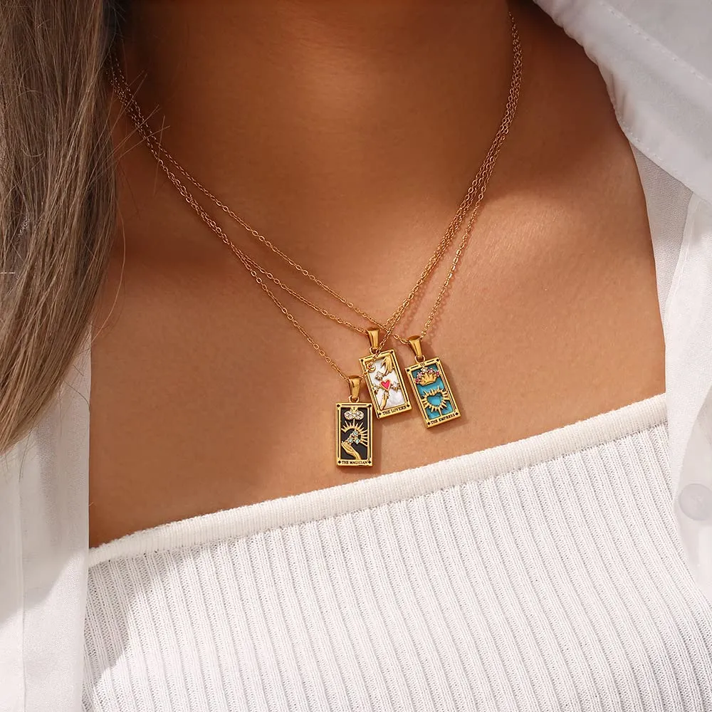 fdsmall Collana da donna, con ciondolo a forma di mappa dei tarocchi, in acciaio inox dorato, con zirconi, gioiello da donna, Eine Größe, Metallo, Non pietra preziosa - immagine 3