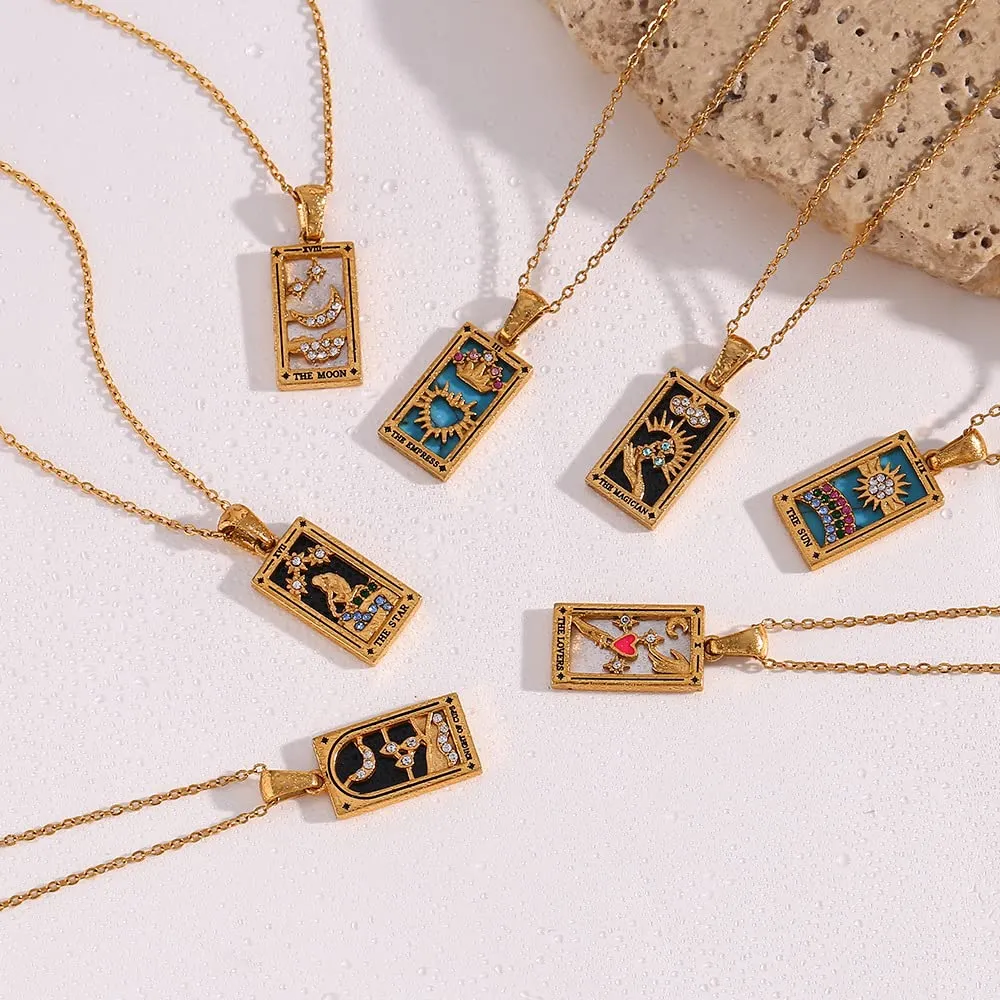 fdsmall Collana da donna, con ciondolo a forma di mappa dei tarocchi, in acciaio inox dorato, con zirconi, gioiello da donna, Eine Größe, Metallo, Non pietra preziosa - immagine 4