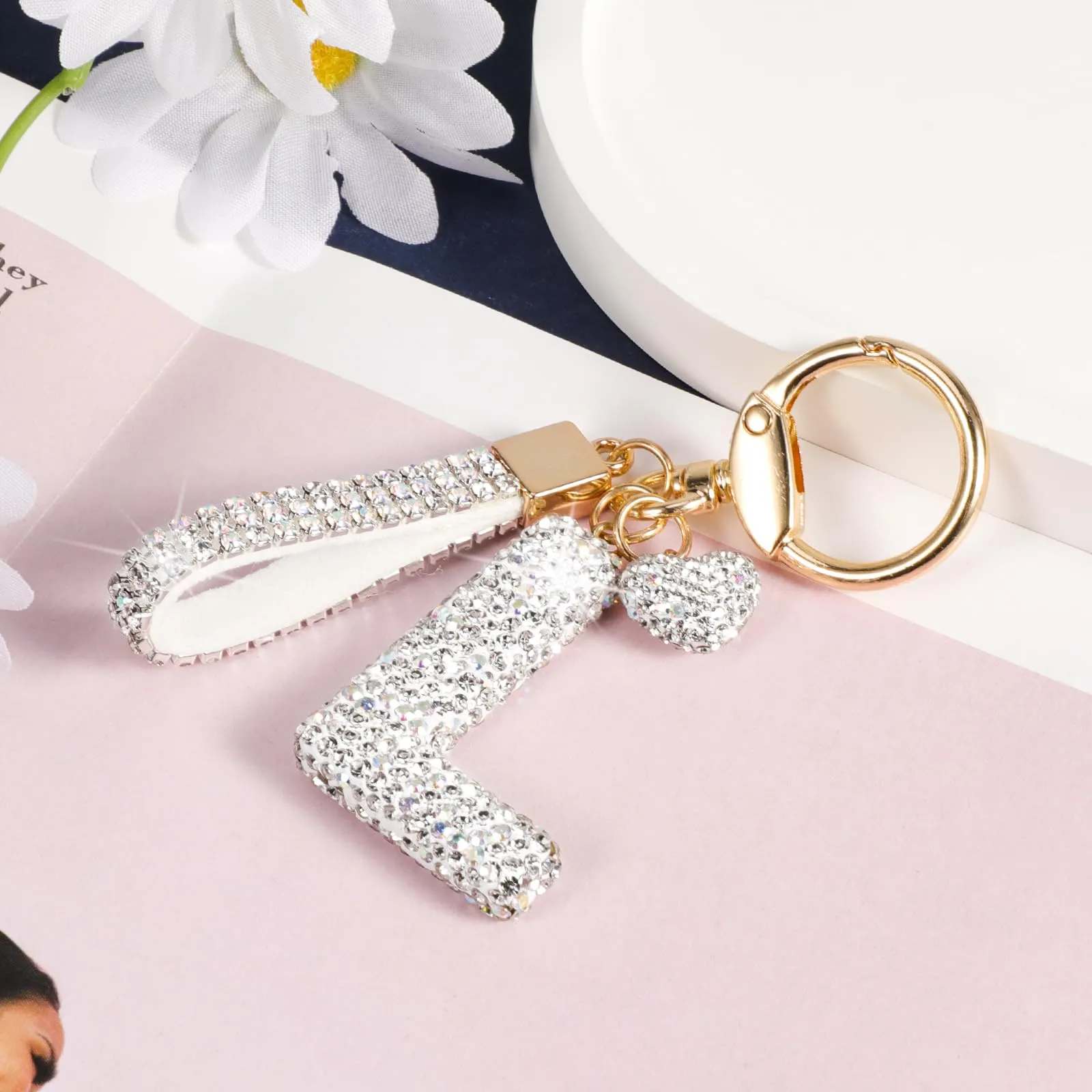 MWOOT Cristalli Lettera Portachiavi L, Carini Keyring Ciondoli con Nome, Iniziale Anelli Portachiavi Donna, Casa Nuova Accessori Macchina Auto Keychain Regalo Amica Compleanno - immagine 2