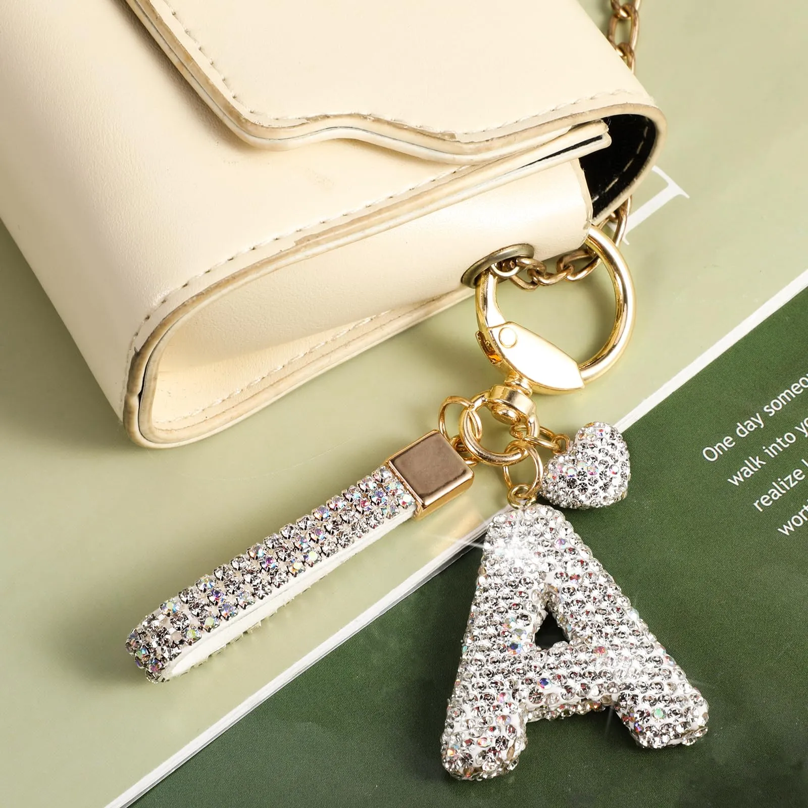 MWOOT Cristalli Lettera Portachiavi A, Carini Keyring Ciondoli con Nome, Iniziale Anelli Portachiavi Donna, Casa Nuova Accessori Macchina Auto Keychain Regalo Amica Compleanno - immagine 4
