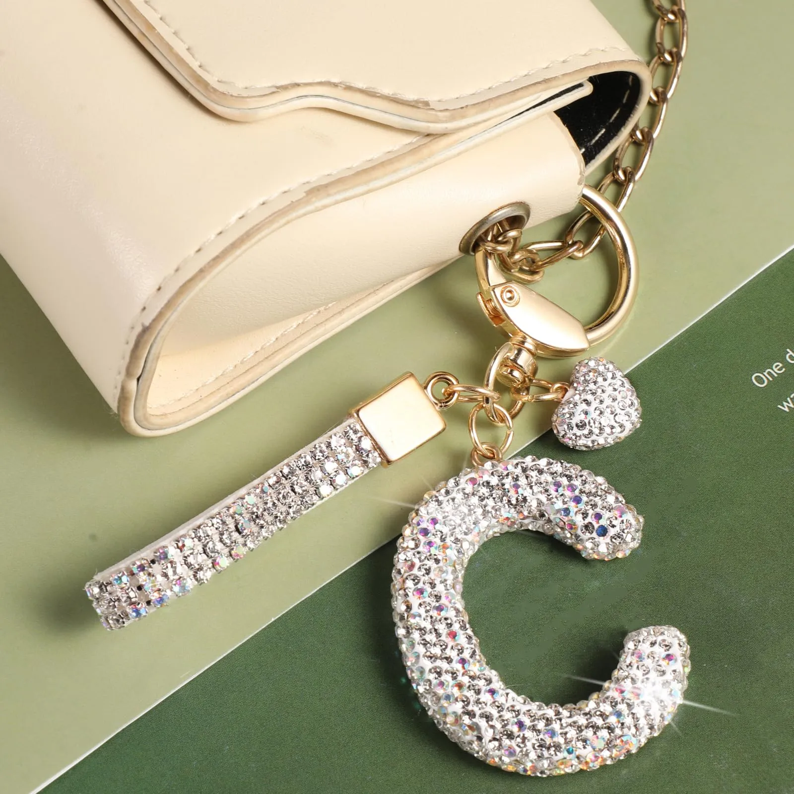 MWOOT Portachiavi a forma di lettera con strass, portachiavi Silvery con nome Cute Car Keychain, portachiavi per auto, borsa a mano, accessori per compleanno per donna (C) - immagine 2