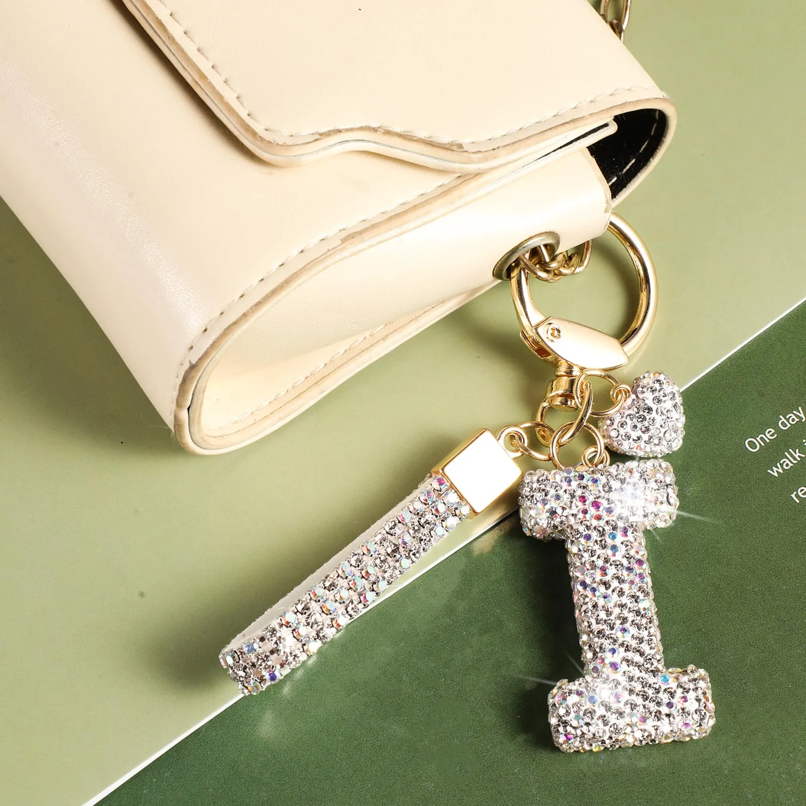 MWOOT Portachiavi con lettera glitterata con strass, portachiavi argentato, portachiavi carino per auto, ciondolo per borsa, accessori, portachiavi per compleanno da donna (I) - immagine 2