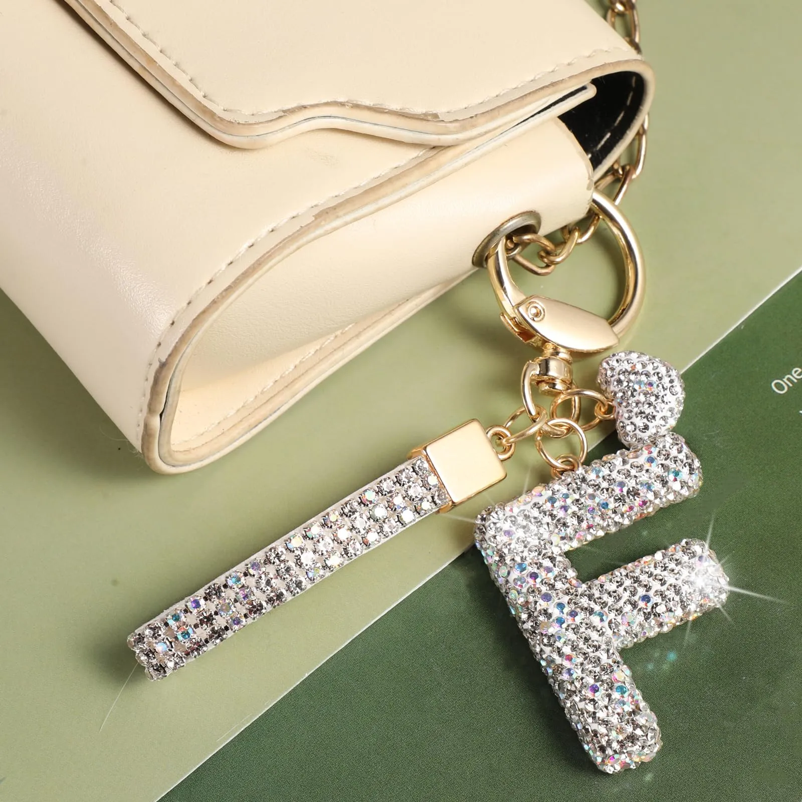 MWOOT Portachiavi a forma di lettera con strass, portachiavi Silvery con nome Cute Car Keychain, portachiavi per auto, borsa a mano, accessori per compleanno per donna (F) - immagine 2