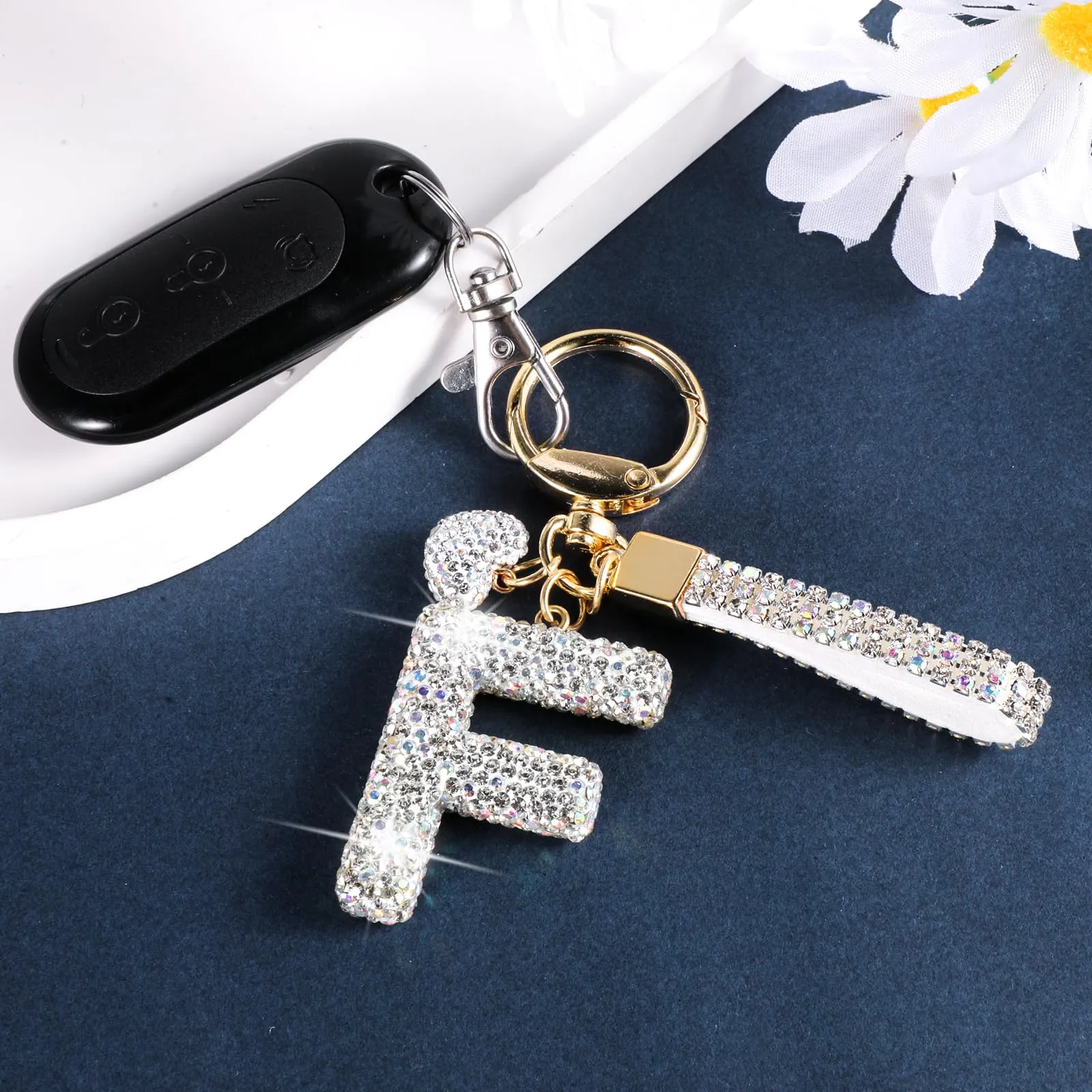 MWOOT Portachiavi a forma di lettera con strass, portachiavi Silvery con nome Cute Car Keychain, portachiavi per auto, borsa a mano, accessori per compleanno per donna (F) - immagine 4