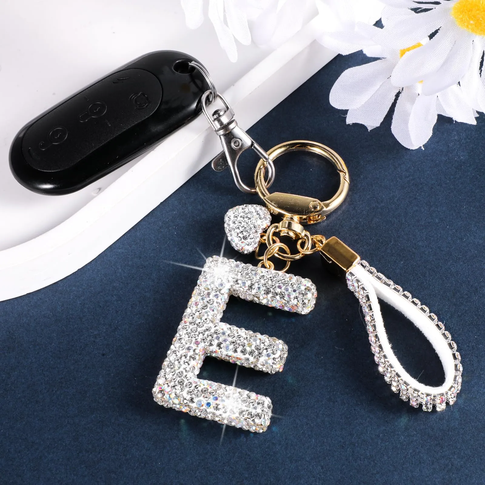 MWOOT Cristalli Lettera Portachiavi, Carini Keyring Ciondoli con Nome, Iniziale Anelli Portachiavi Donna, Casa Nuova Accessori Macchina Auto Keychain Regalo Amica Compleanno(E) - immagine 4