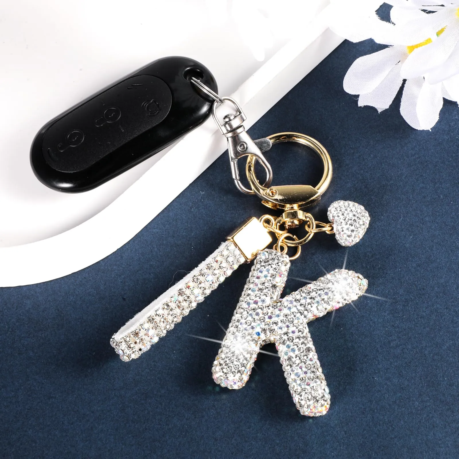 MWOOT Portachiavi a forma di lettera con strass, portachiavi Silvery con nome Cute Car Keychain, portachiavi per auto, borsa a mano, accessori per compleanno per donna (K) - immagine 4