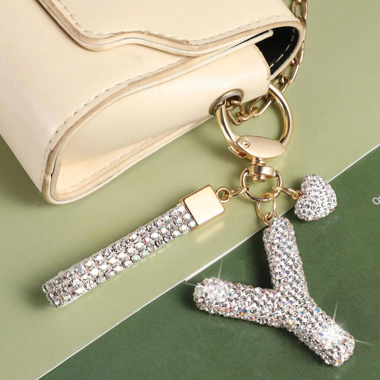 MWOOT Cristalli Lettera Portachiavi, Carini Keyring Ciondoli con Nome, Iniziale Anelli Portachiavi Donna, Casa Nuova Accessori Macchina Auto Keychain Regalo Amica Compleanno(Y) - immagine 2