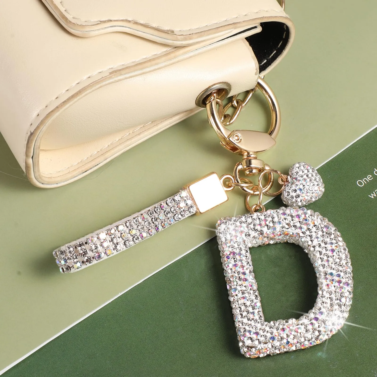 MWOOT Portachiavi a forma di lettera con strass, portachiavi Silvery con nome Cute Car Keychain, portachiavi per auto, borsa a mano, accessori per il compleanno per donna (D) - immagine 2