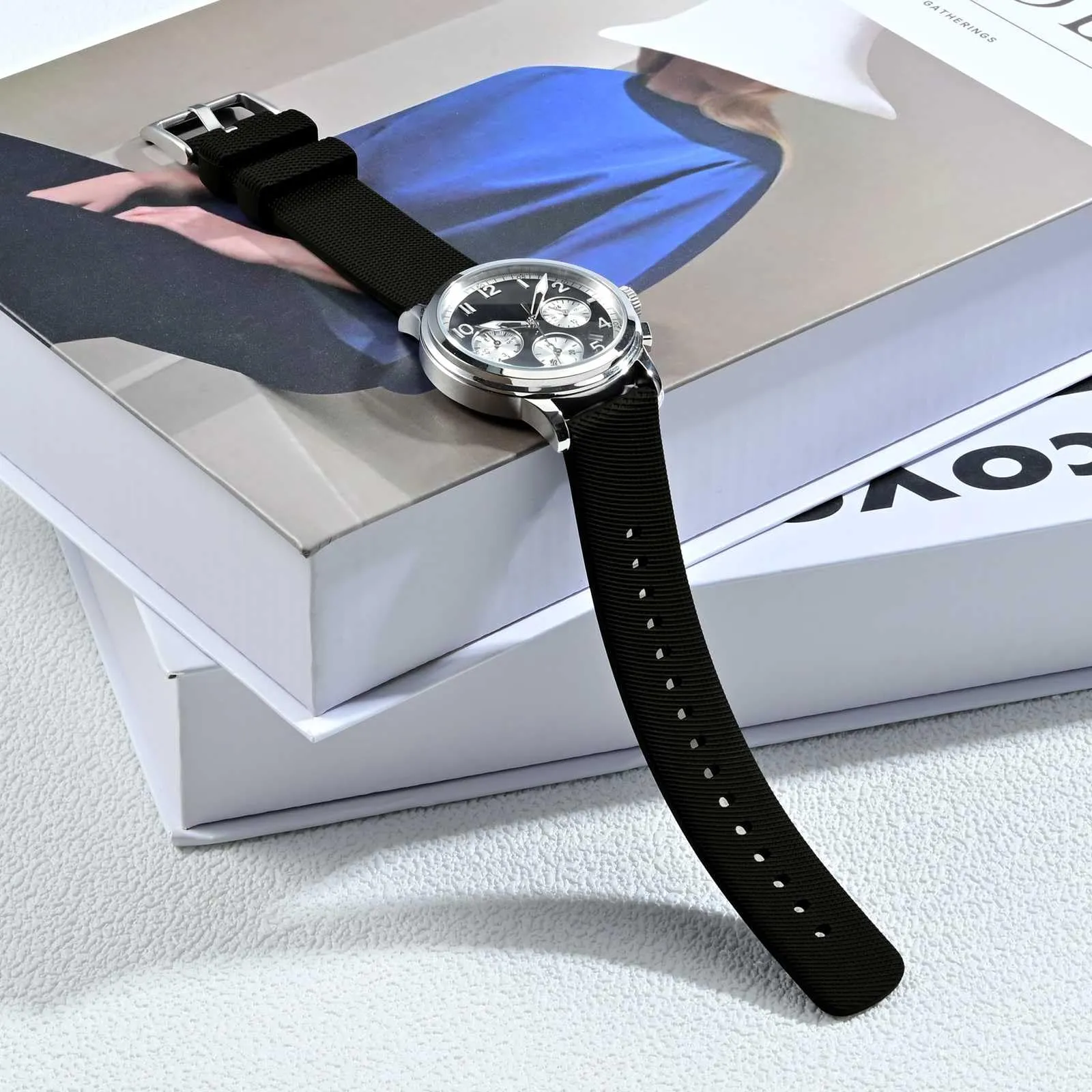 ANNEFIT Cinturino per Orologi in Silicone per Uomo Donna con Fibbia Argento, Cinturini 19mm in Gomma Morbida con Sgancio Rapido (Nero) - immagine 8