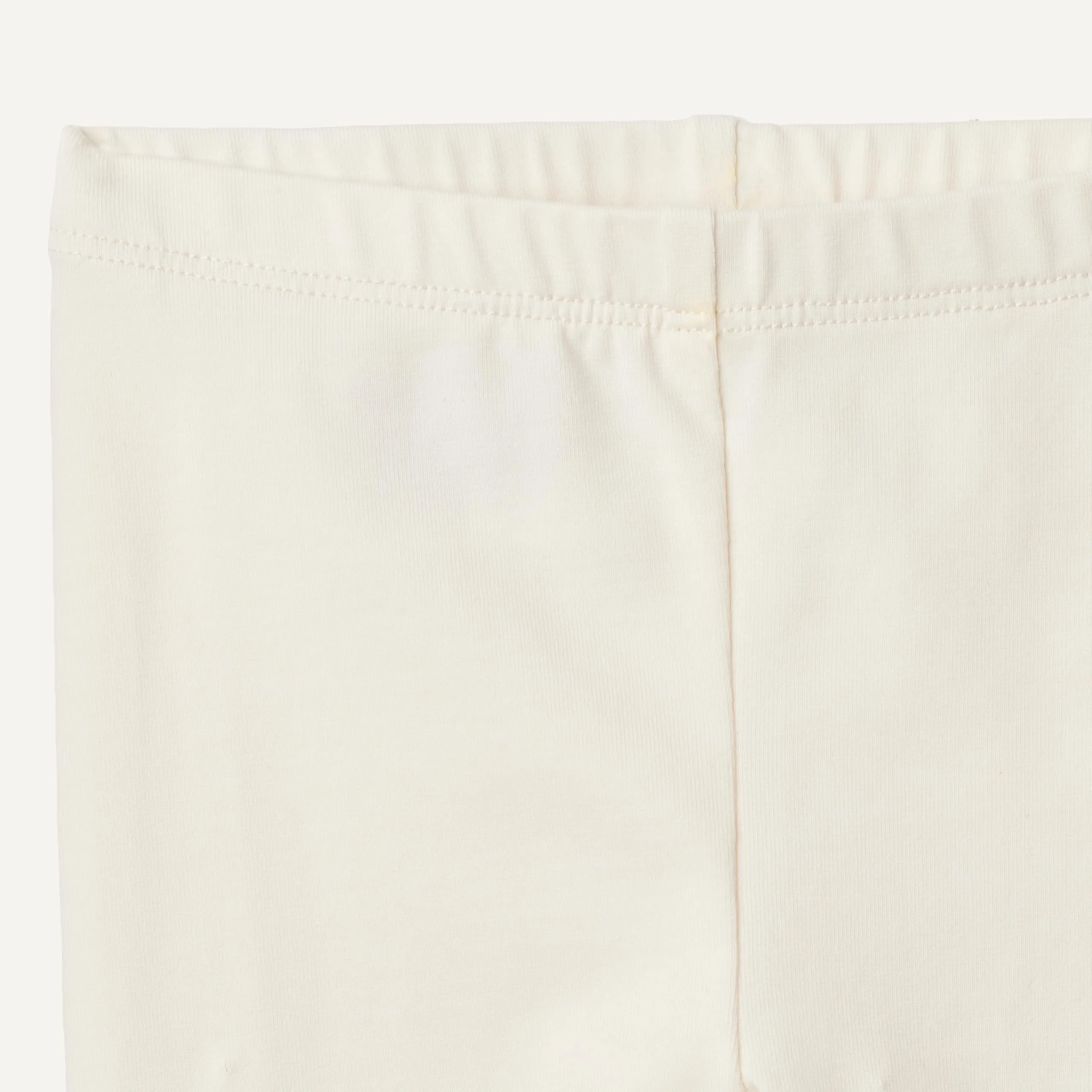 Amazon Essentials x Sofia Grainge Leggings alla Caviglia Traspiranti in Cotone Unisex - Bambini e ragazzi, Confezione da 3, Avorio/Cammello Chiaro/Righe, 4 anni - immagine 4