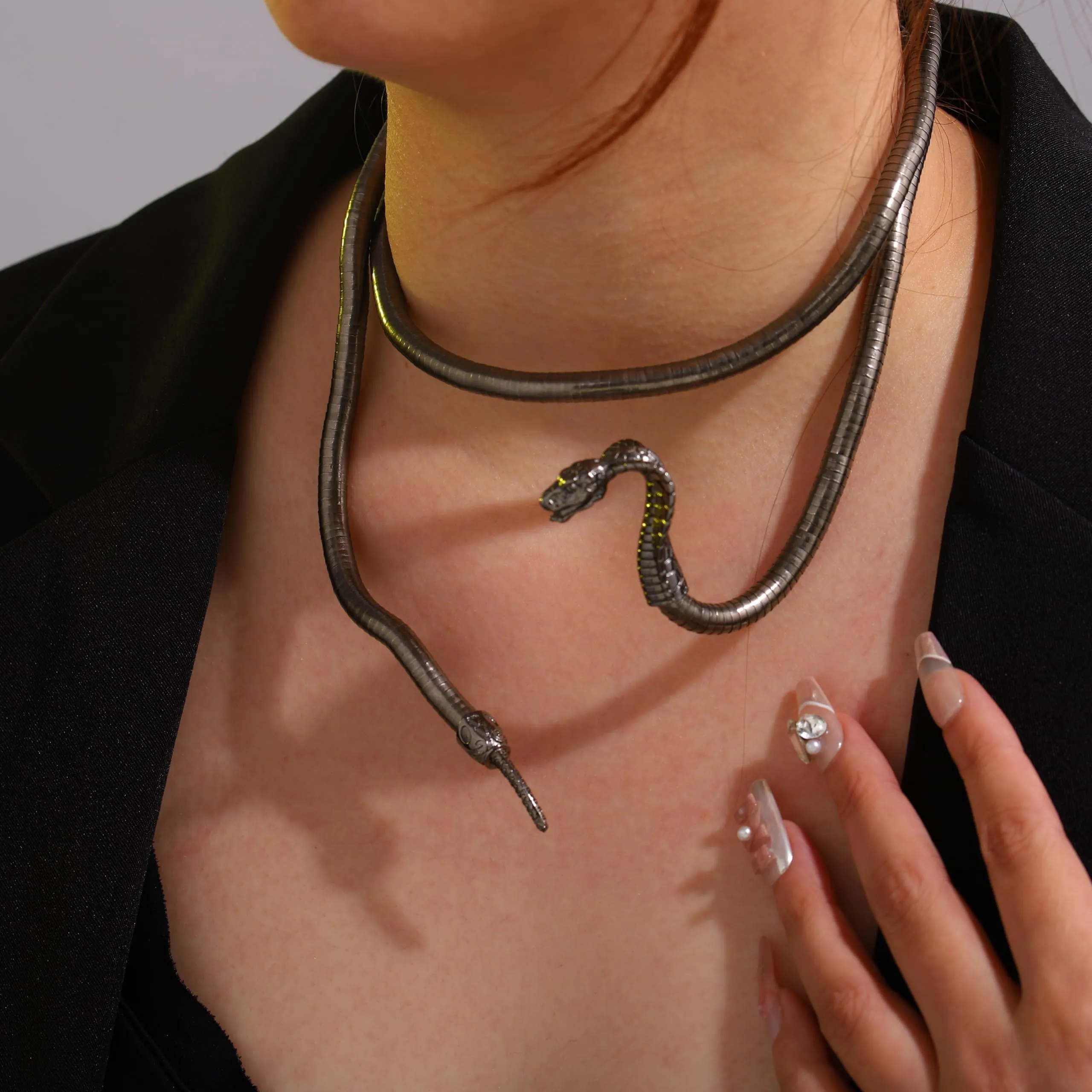 CHONGQILAO Collana a Serpente Pieghevole, Collana di Halloween Bracciale Serpente Braccialetto, Collane Femminili, Bendable Snake Necklace, Girocollo Donna Uomo, Halloween Accessori - immagine 4