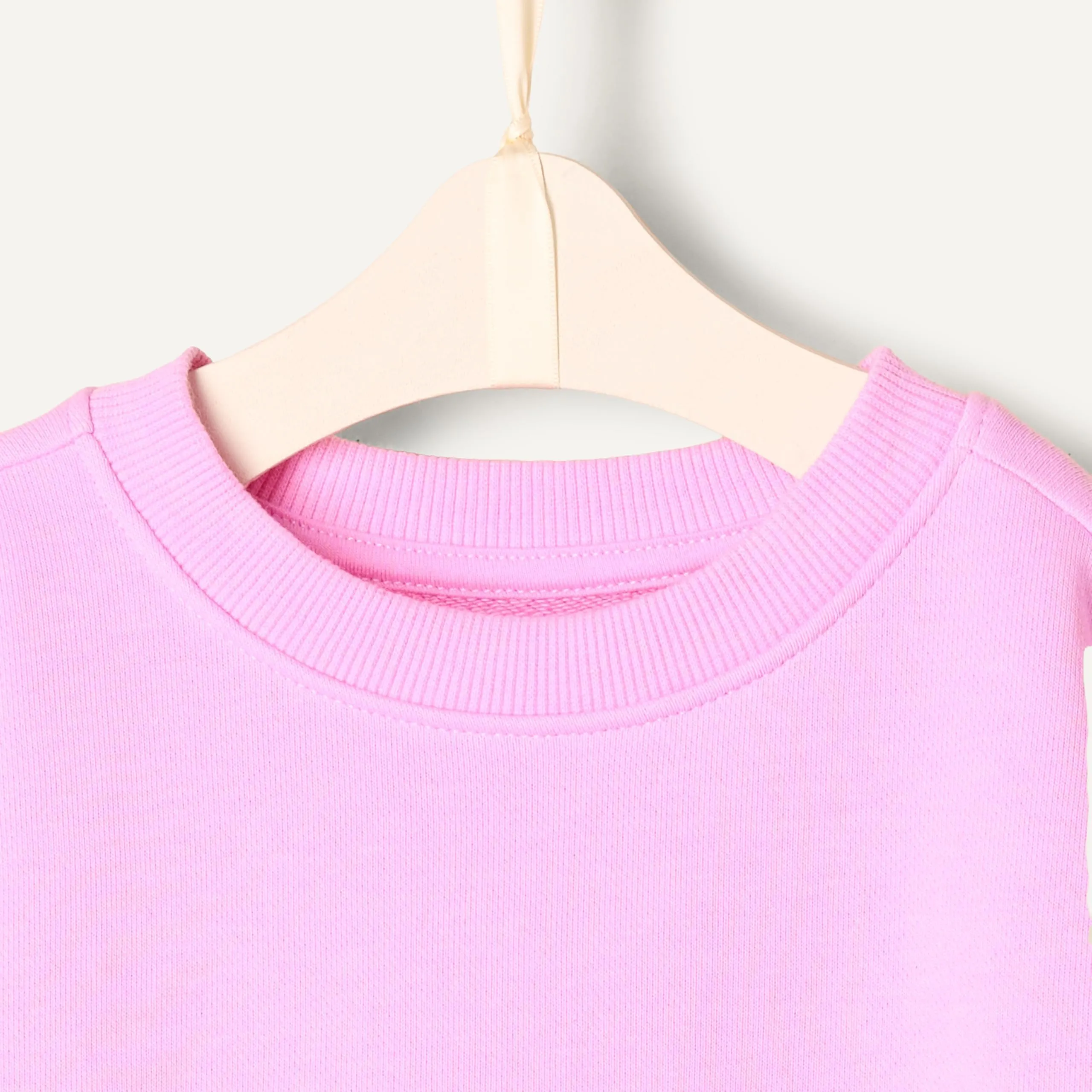 Amazon Essentials x Sofia Grainge - Set di Pantaloni e Top in Spugna Francese, da Bambina, Colore: Rosa - immagine 4