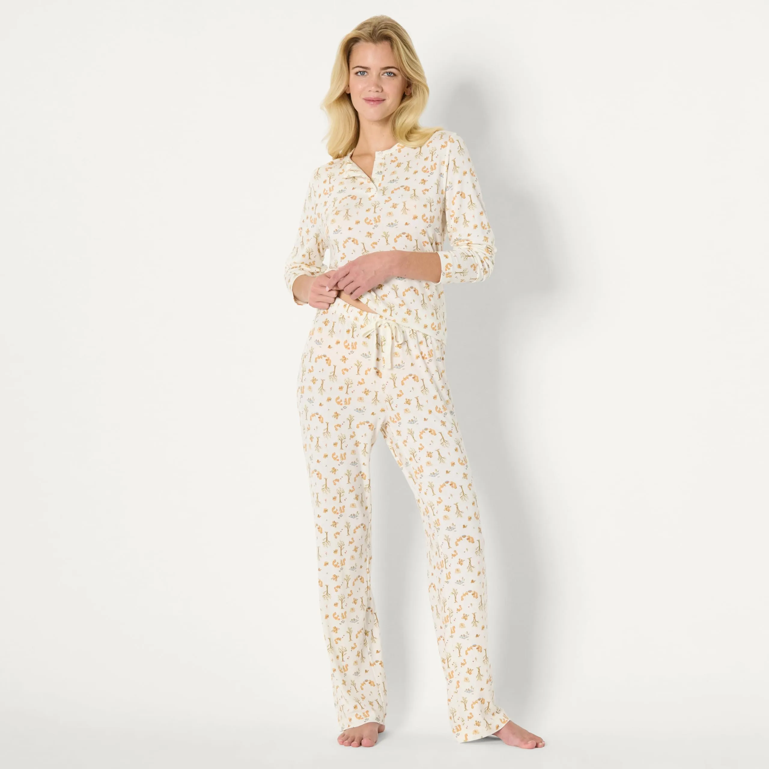 Amazon Essentials x Sofia Grainge Set Pigiama a Maniche Lunghe Stile Henley Donna, Avorio Picnic con Scoiattoli, L - immagine 4