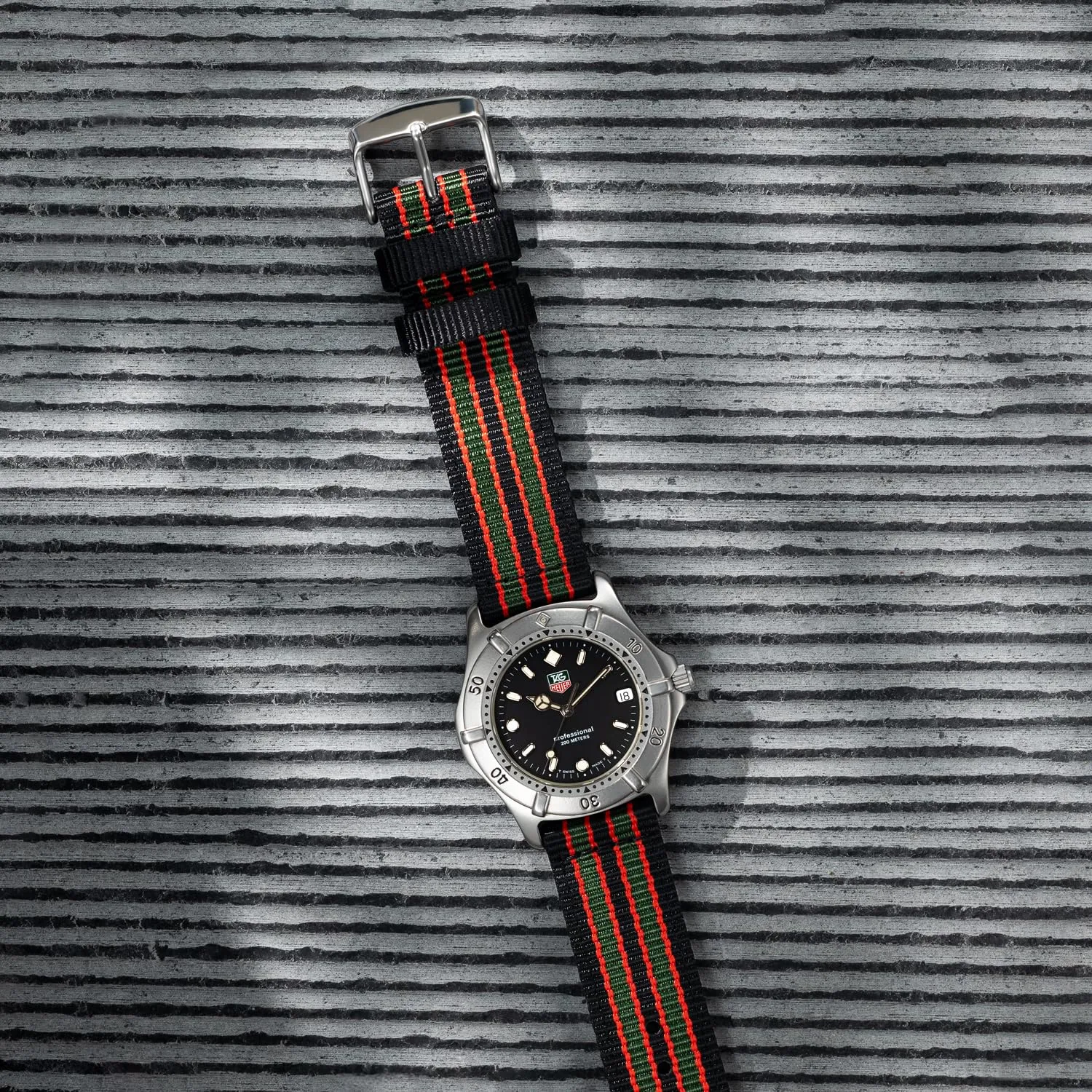 Archer Watch Straps - Cinturini in Nylon Premium a Sgancio Rapido (Nero, Rosso e Verde, 22mm) - immagine 3