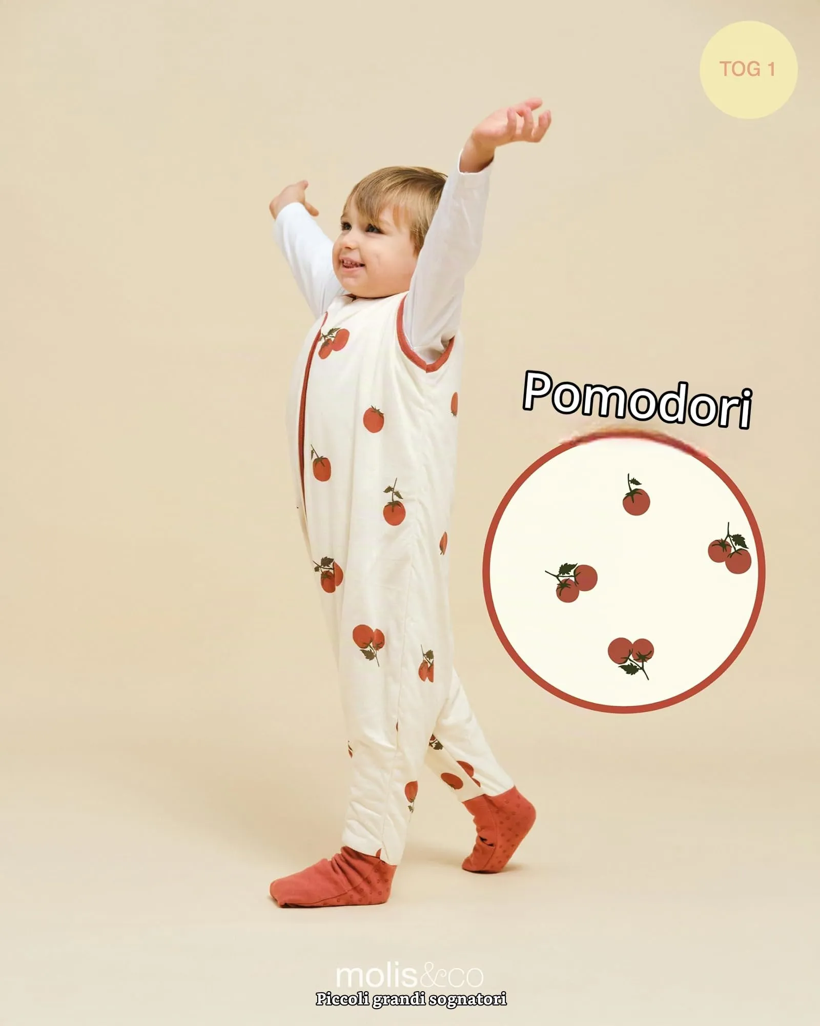 molis&co - Sacco Nanna con piedini e calze - Sacco nanna primaverile e autunno - Sacco nanna 1 tog - Leggermente Imbotito - 100% Cotone (Oeko-TEX 100) - Tomatoes (1 anno) - immagine 4