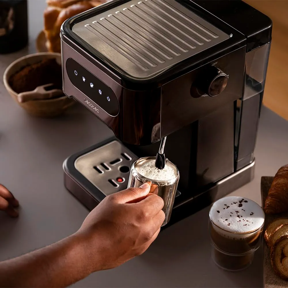Cecotec Macchina da Caffè Espresso Power Espresso 20 Coldbrew. Caffè Espresso e Cappuccino, Caffè Freddo, 20 Bar di Pressione, Beccuccio Vapore Orientabile. Qualità Professionale A Casa. - immagine 8