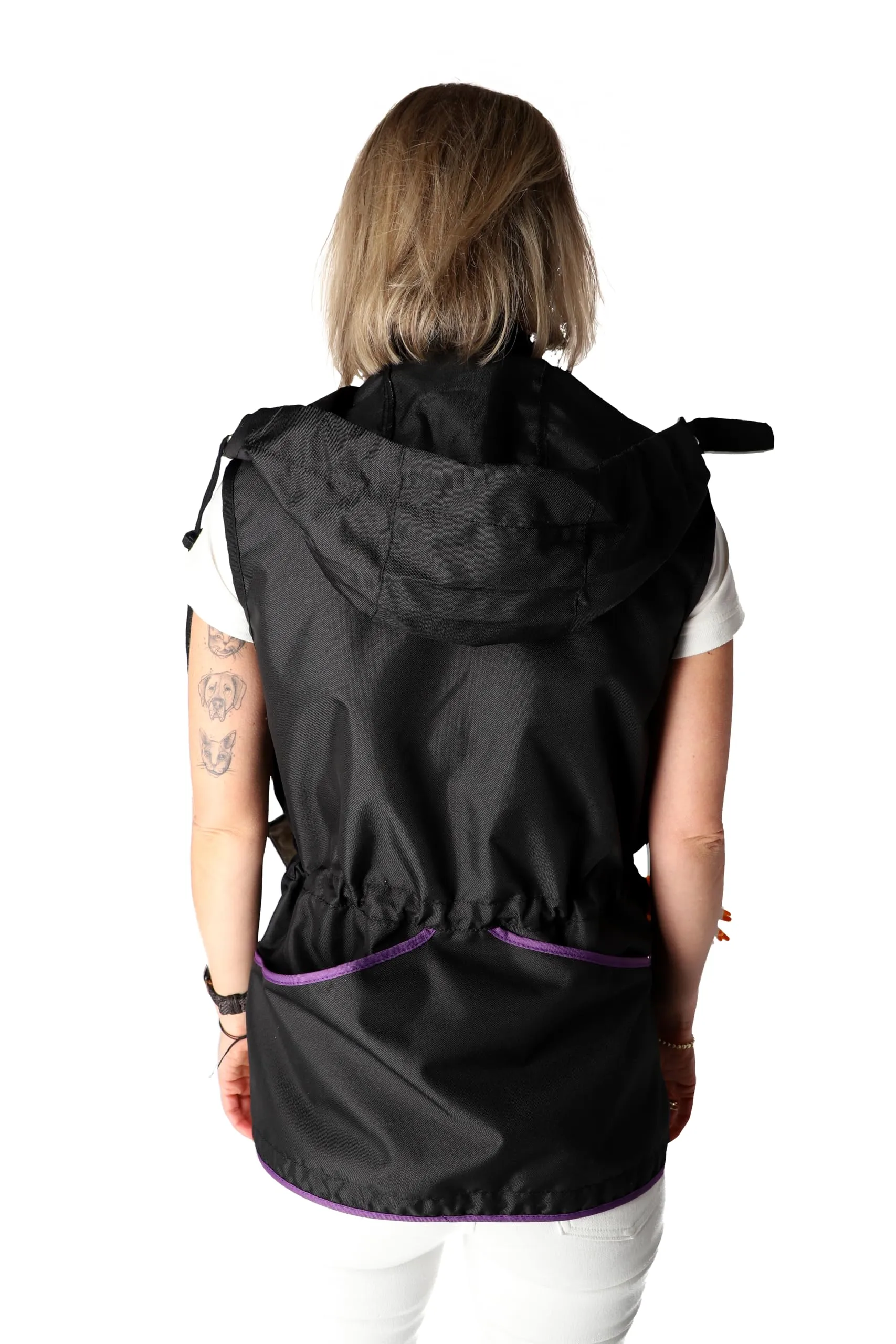 Dingo Waldemar Rutkowski Gilet da Dog Trainer con 2 Tasche con Zip, 2 Aperte, Cappuccio, Regolabile, Aderente, Impermeabile, Nero con Bordo Viola - Taglia L (16431) - immagine 4