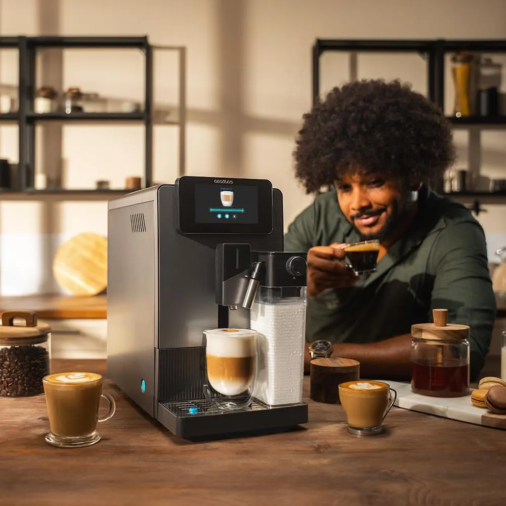Cecotec Macchina da Caffè Superautomatica Cremmaet Latte Touch. 19Bar, Thermoblock, 12 Bevande, 4 Profili, Acqua 1.1L, 400ml Latte, Schermo TFT, Macinino Conico, Pulizia Automatica, Altezza Regolabile - immagine 3