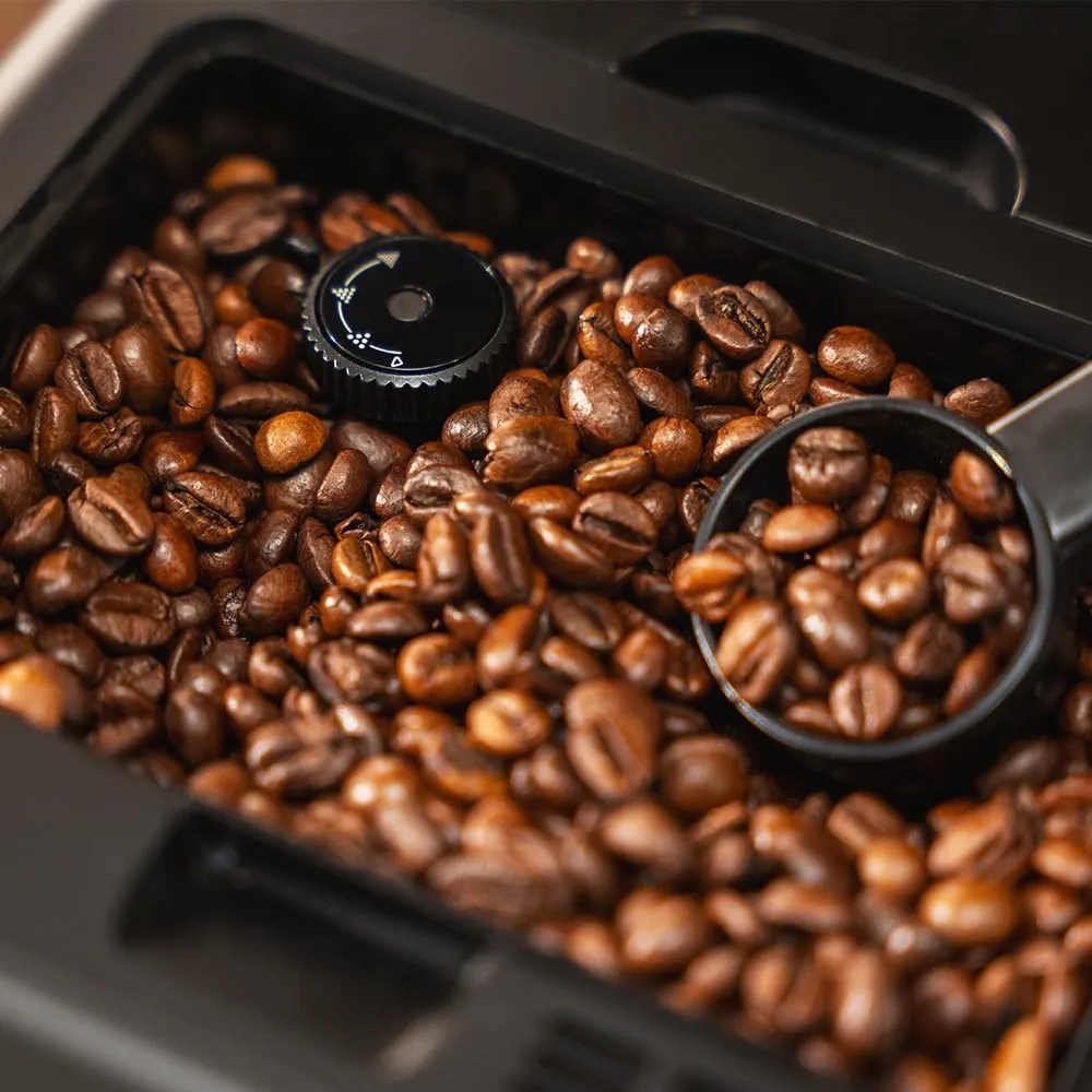 Cecotec Macchina da Caffè Superautomatica Cremmaet Latte Touch. 19Bar, Thermoblock, 12 Bevande, 4 Profili, Acqua 1.1L, 400ml Latte, Schermo TFT, Macinino Conico, Pulizia Automatica, Altezza Regolabile - immagine 6