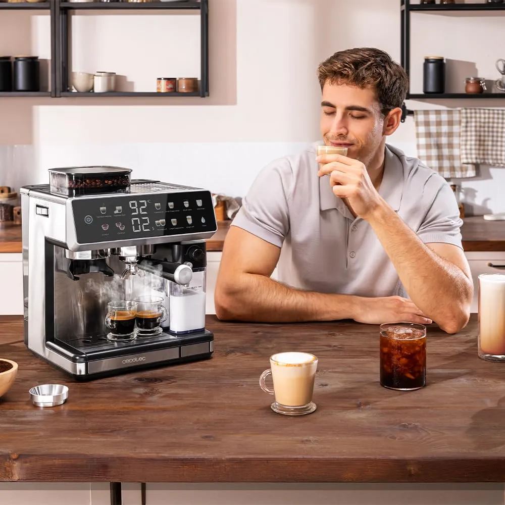 Cecotec Macchina da Caffè Espresso Barista Power Espresso 20 Barista Grind & Latte. 1350W, 20 Bar, Macinino Conico, Serbatoio Acqua 2.6L, 100g Caffè e 500ml Latte, Schermo Tattile, Autopulizia - immagine 3