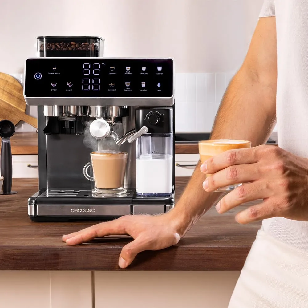 Cecotec Macchina da Caffè Espresso Barista Power Espresso 20 Barista Grind & Latte. 1350W, 20 Bar, Macinino Conico, Serbatoio Acqua 2.6L, 100g Caffè e 500ml Latte, Schermo Tattile, Autopulizia - immagine 6