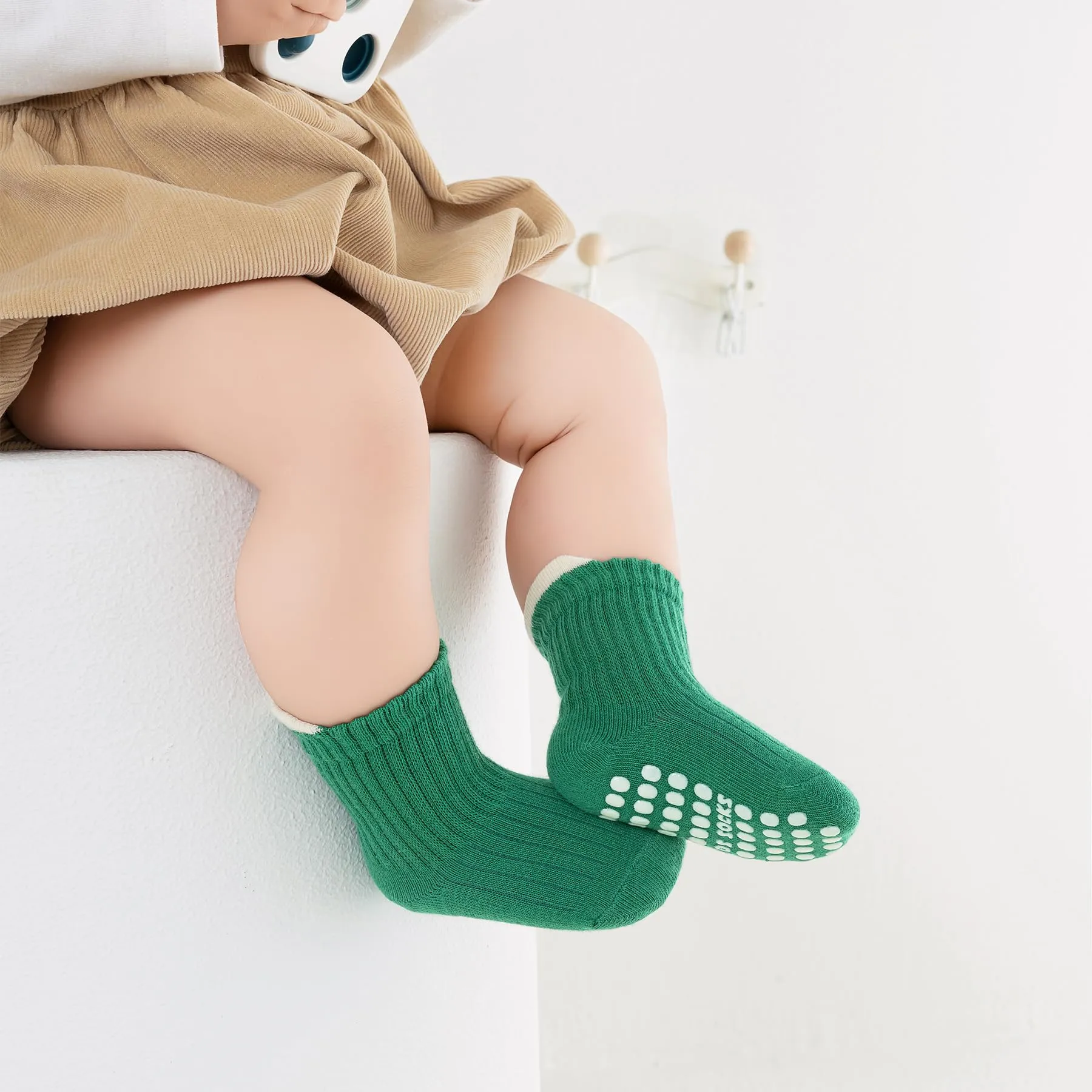 YANWANG 8 Paia di Calzini Antiscivolo con Grip per Bambini Piccoli Calzini Traspiranti per Neonati Bambini Bambina(Green+Blue,M:1-3Y) - immagine 2