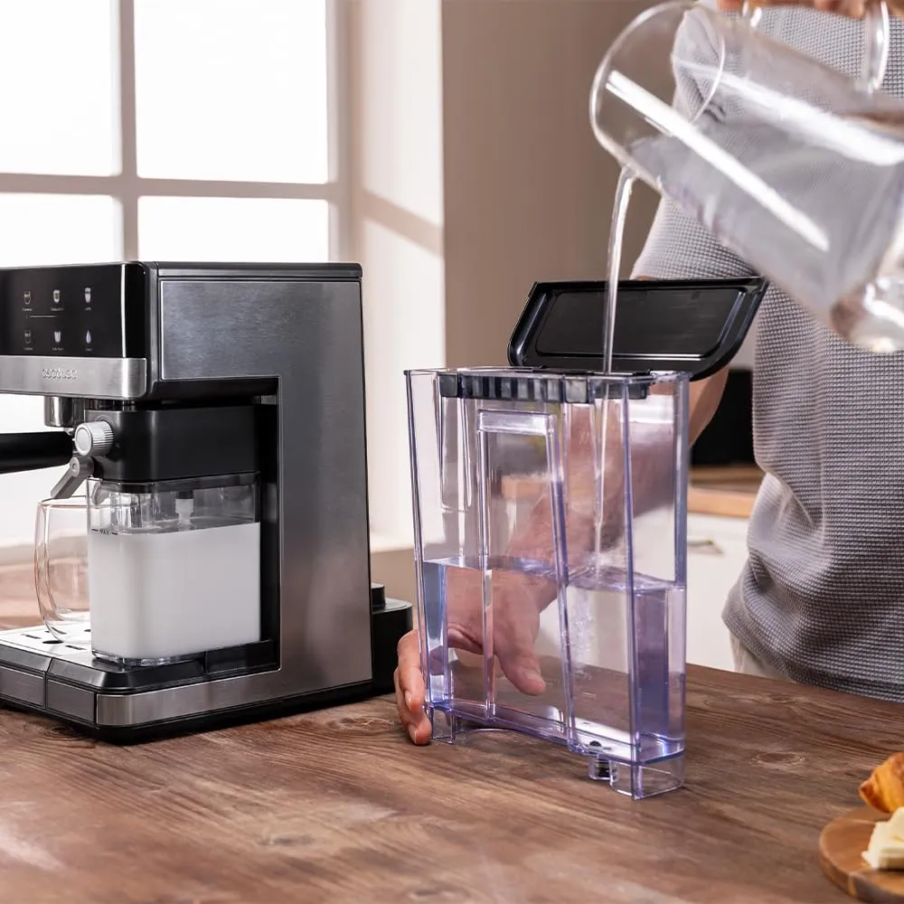 Cecotec Macchina da Caffè Espresso Semiautomatica Tattile con Serbatoio Latte Power Espresso 20 Touch & Cream. 1350W, Sistema Thermoblock, 20 Bar, Beccuccio Schiumatore, Serbatoio 1.8L - immagine 6