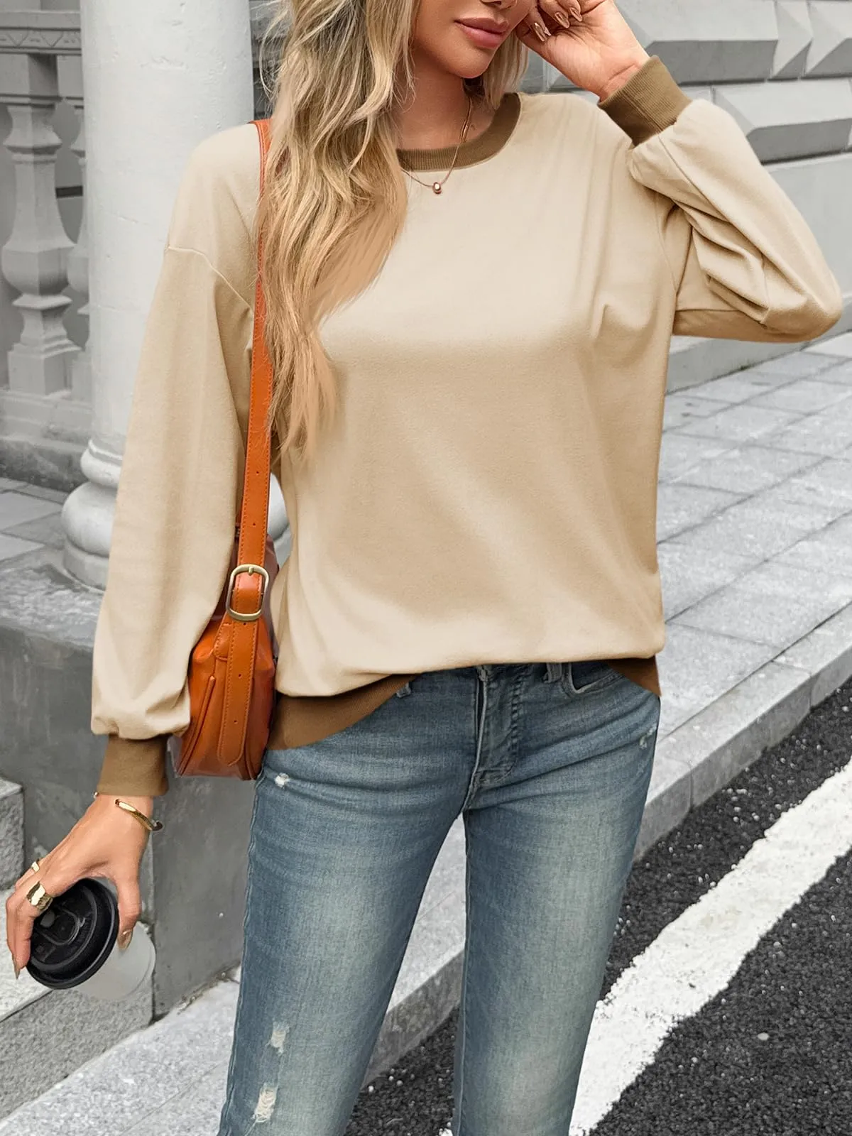 Fisoew Maglietta da donna a maniche lunghe a blocchi di colore con girocollo, felpa casual a maniche lunghe con orlo a costine, Beige, L - immagine 5