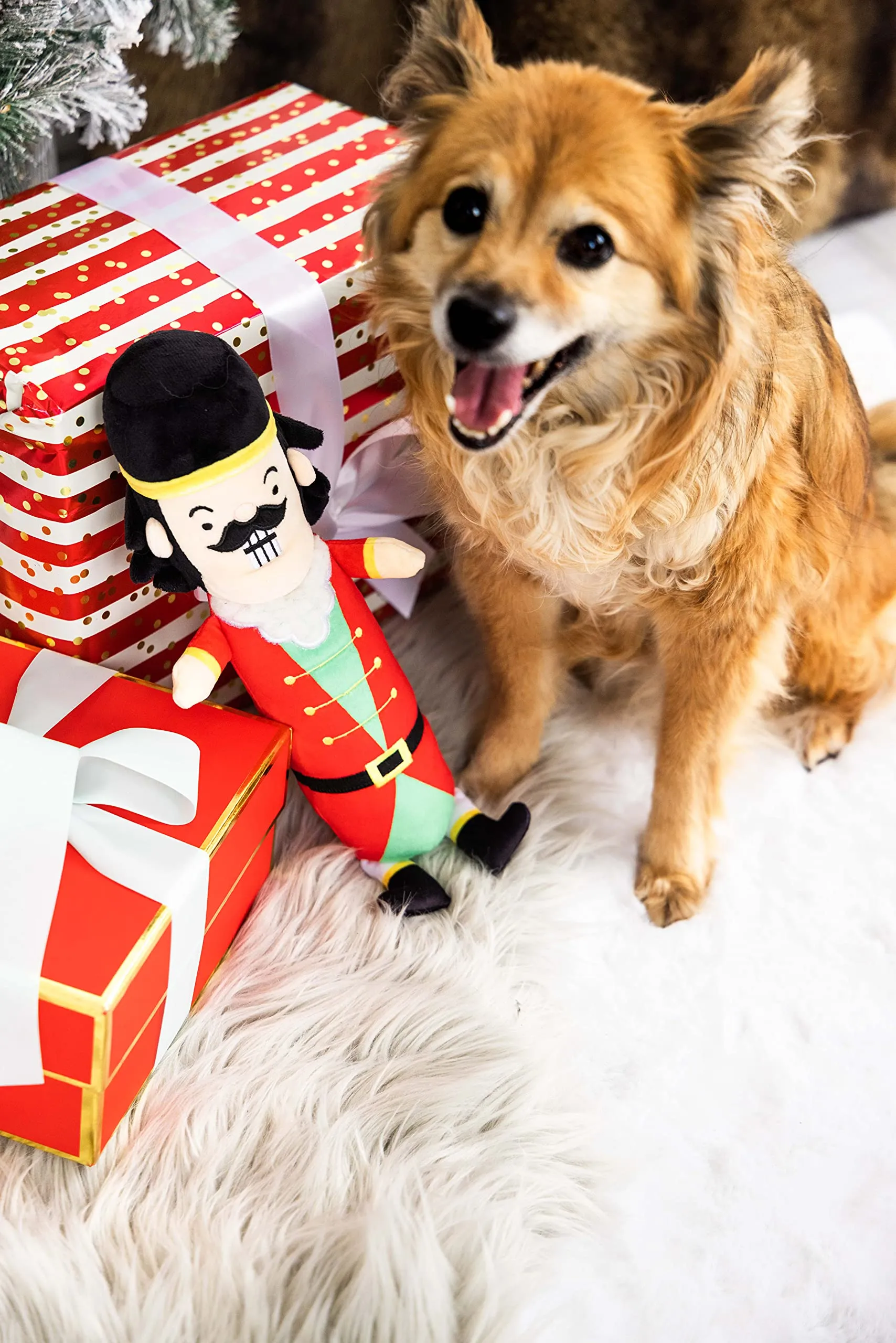 Pearhead - Giocattolo per cani a forma di schiaccianoci, peluche per cani, giocattolo per animali domestici con cigolatore, giocattolo per cani di Natale - immagine 4