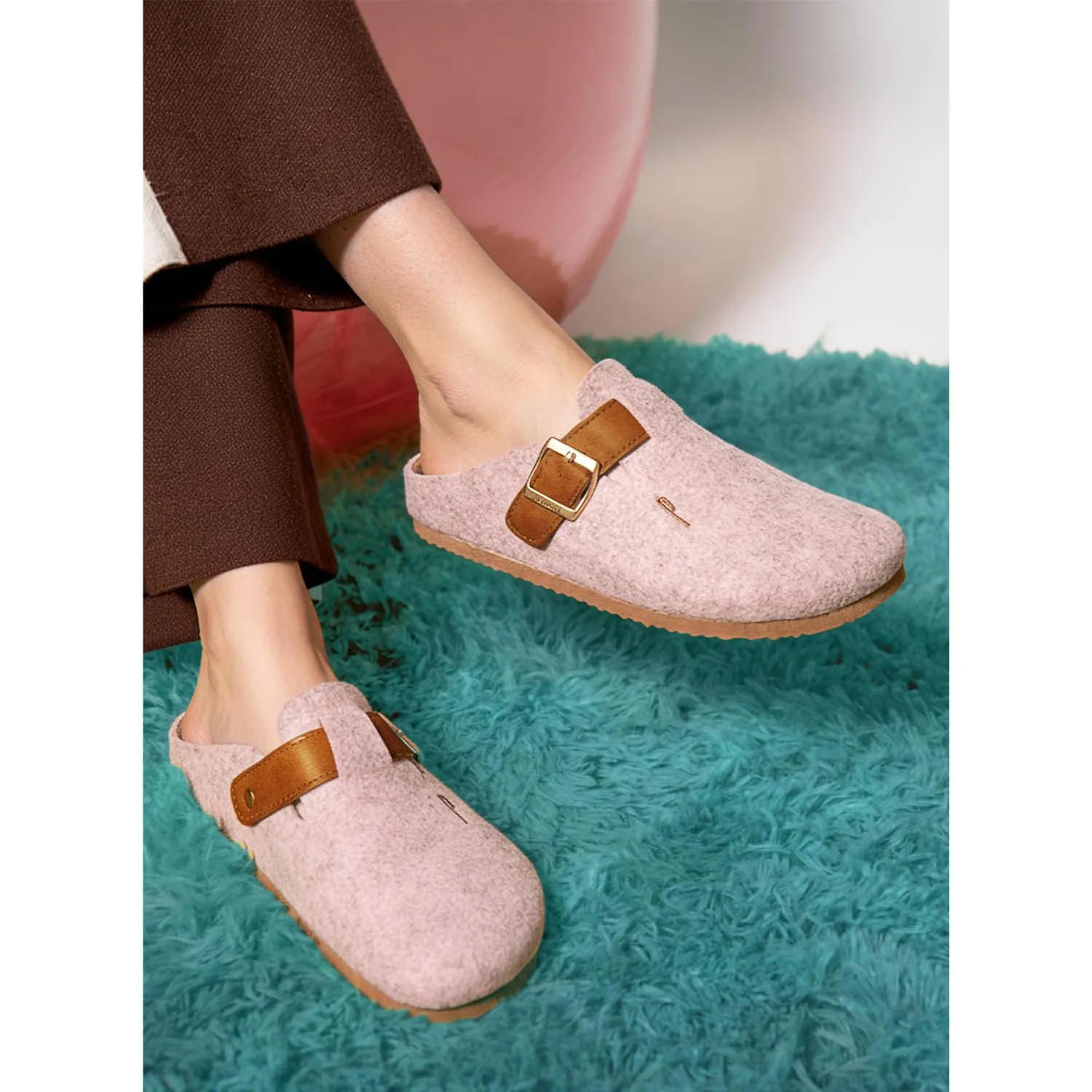 PERLETTI Sabot Donna Comode Leggere in Feltro - Ciabatte Casa Autunno Inverno Suola Antiscivolo Chiuse con Fibbia Regolabile - Pantofole Calde da Donna Sandali Comfort Ragazza (Feltro Rosa, EU 37) - immagine 2