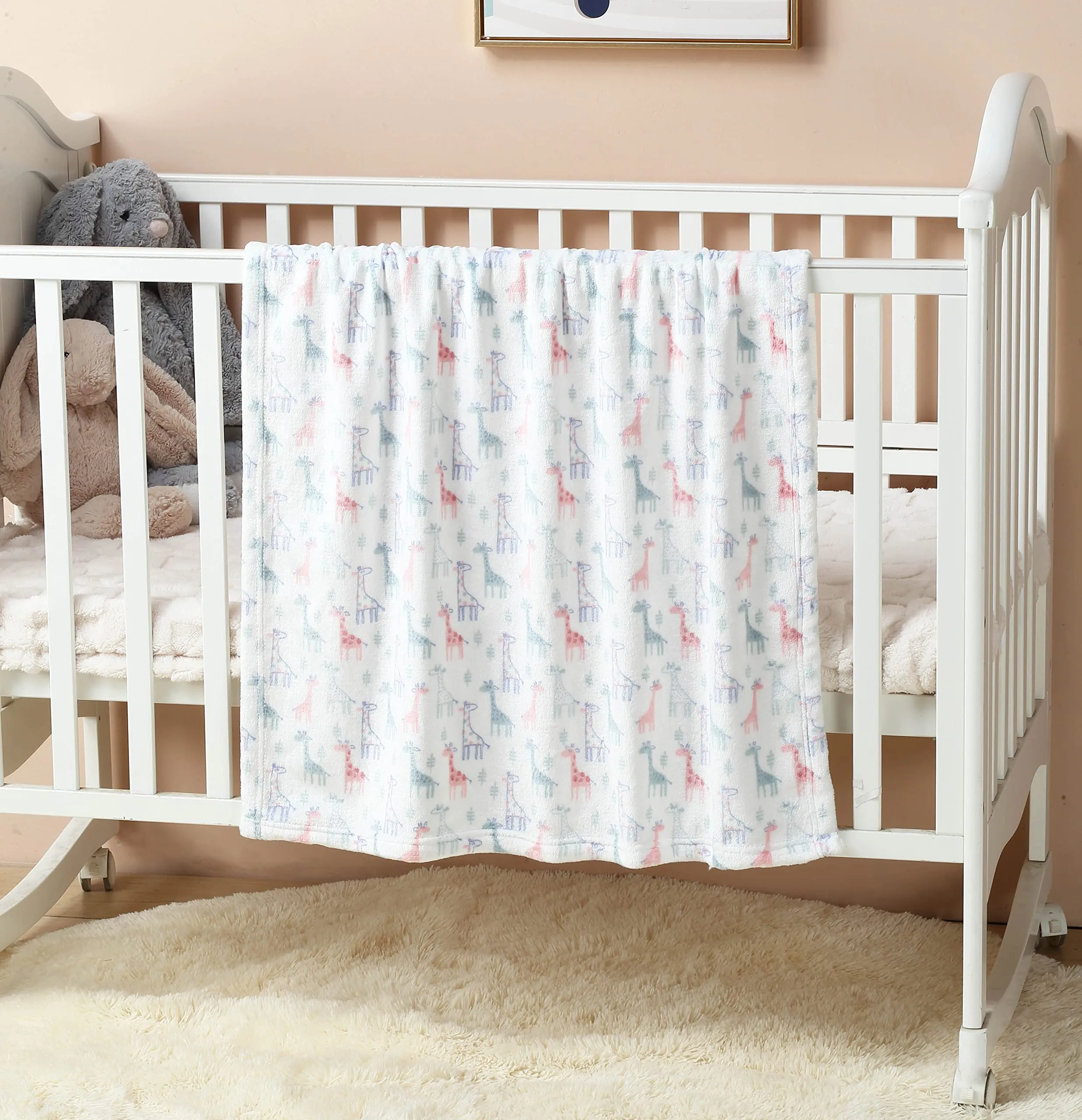 CREVENT, Graziosa copertina per bambini e bambine in morbidissimo peluche, per culla e passeggino, adatta a tutte le stagioni (75 x 100 cm, avorio, motivo con giraffa) - immagine 3