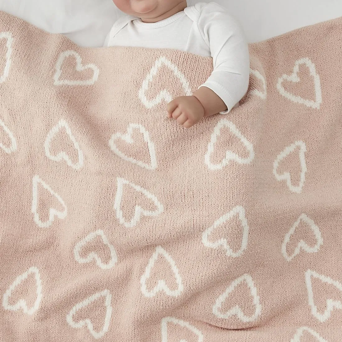 Crevent Copertina per bambini in ciniglia da 75 x 100 cm, confortevole, morbida e calda, adatta come regalo per neonati, bambini e baby shower, rosa con cuori - immagine 2