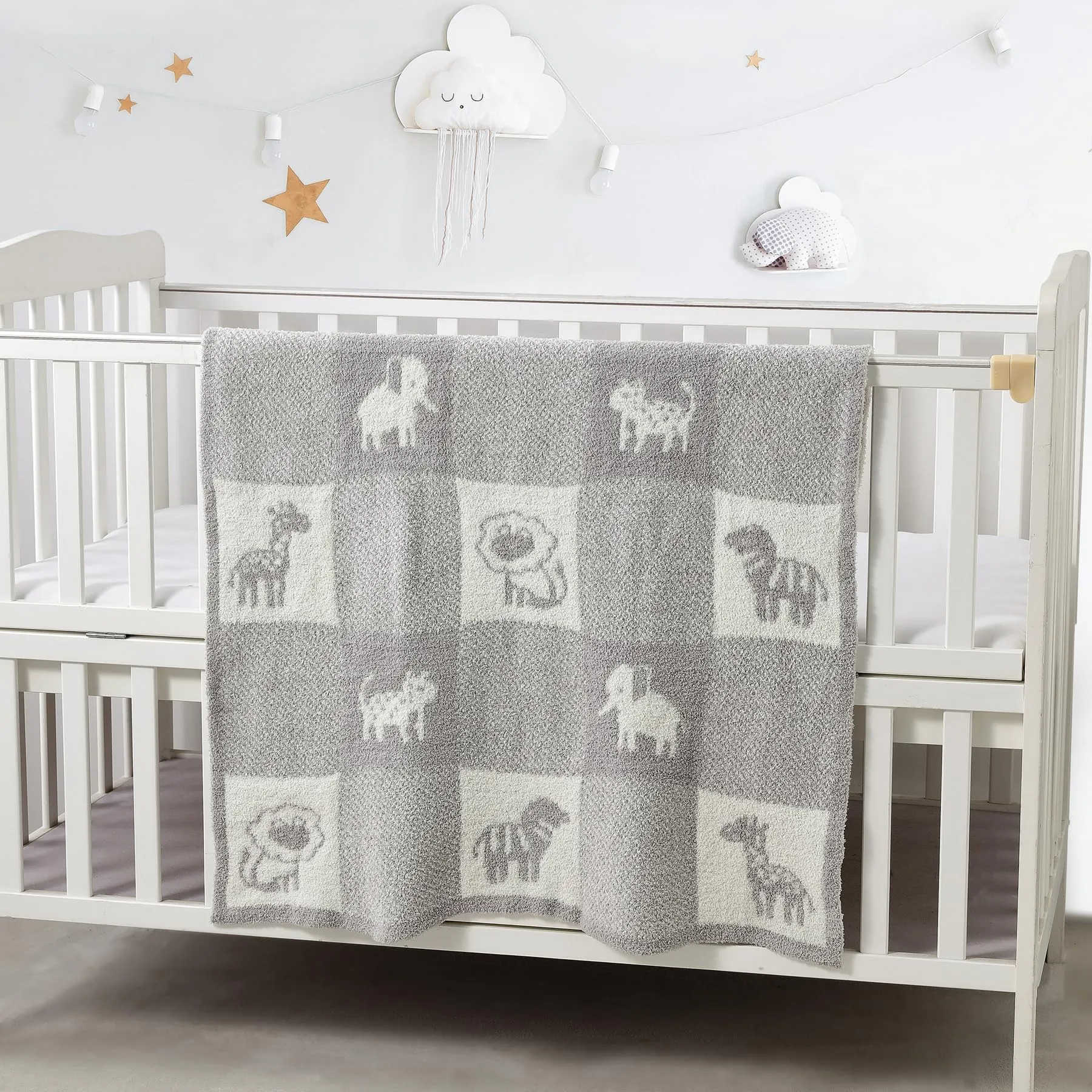 CREVENT Coperta in ciniglia morbida e calda da 30 x 40 pollici per bambine e bambini, essenziale per neonati, regalo per baby shower, colore grigio animale, 75 x 100 cm - immagine 3