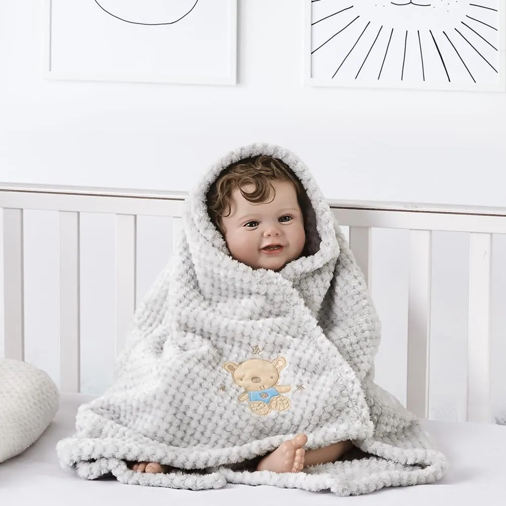 CREVENT 75cmX100cm Nette gemütliche Flauschige warme Babydecke für Mädchen Jungen Kleinkinder Bettwäsche Kinderbett Kinderwagen, Baby Dusche Geburtstag Neugeborenes Geschenk Grau-Baby Bär - immagine 5