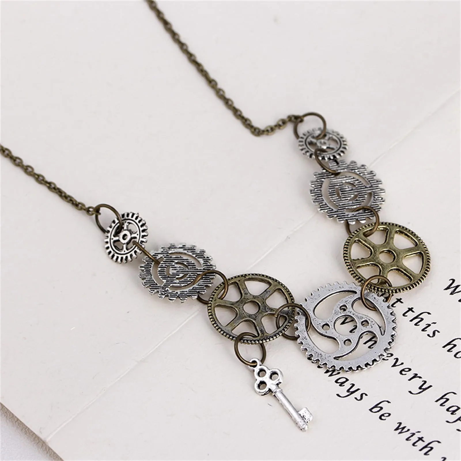 LQTSLFM Set Accessori Steampunk, Collana Steampunk, Orecchini Ingranaggio, Set di Gioielli Punk Vintage, Collana a Catena con Ruote Dentate in Metallo, Accessori per Cosplay, Carnevale, Feste (A) - immagine 3