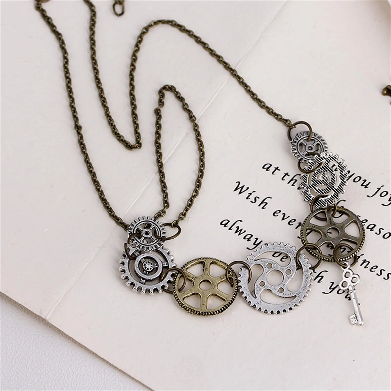 LQTSLFM Set Accessori Steampunk, Collana Steampunk, Orecchini Ingranaggio, Set di Gioielli Punk Vintage, Collana a Catena con Ruote Dentate in Metallo, Accessori per Cosplay, Carnevale, Feste (A) - immagine 4