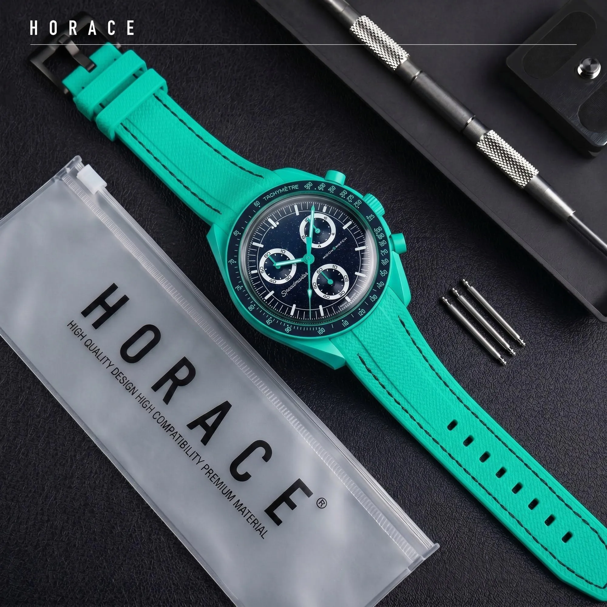 HORACE Cinturino universale per orologio in silicone liquido 20mm – Compatibile Omega x Swatch MoonSwatch – Kit di montaggio incluso (POLAR LIGHTS Ciano/Cuciture Nere) - immagine 3