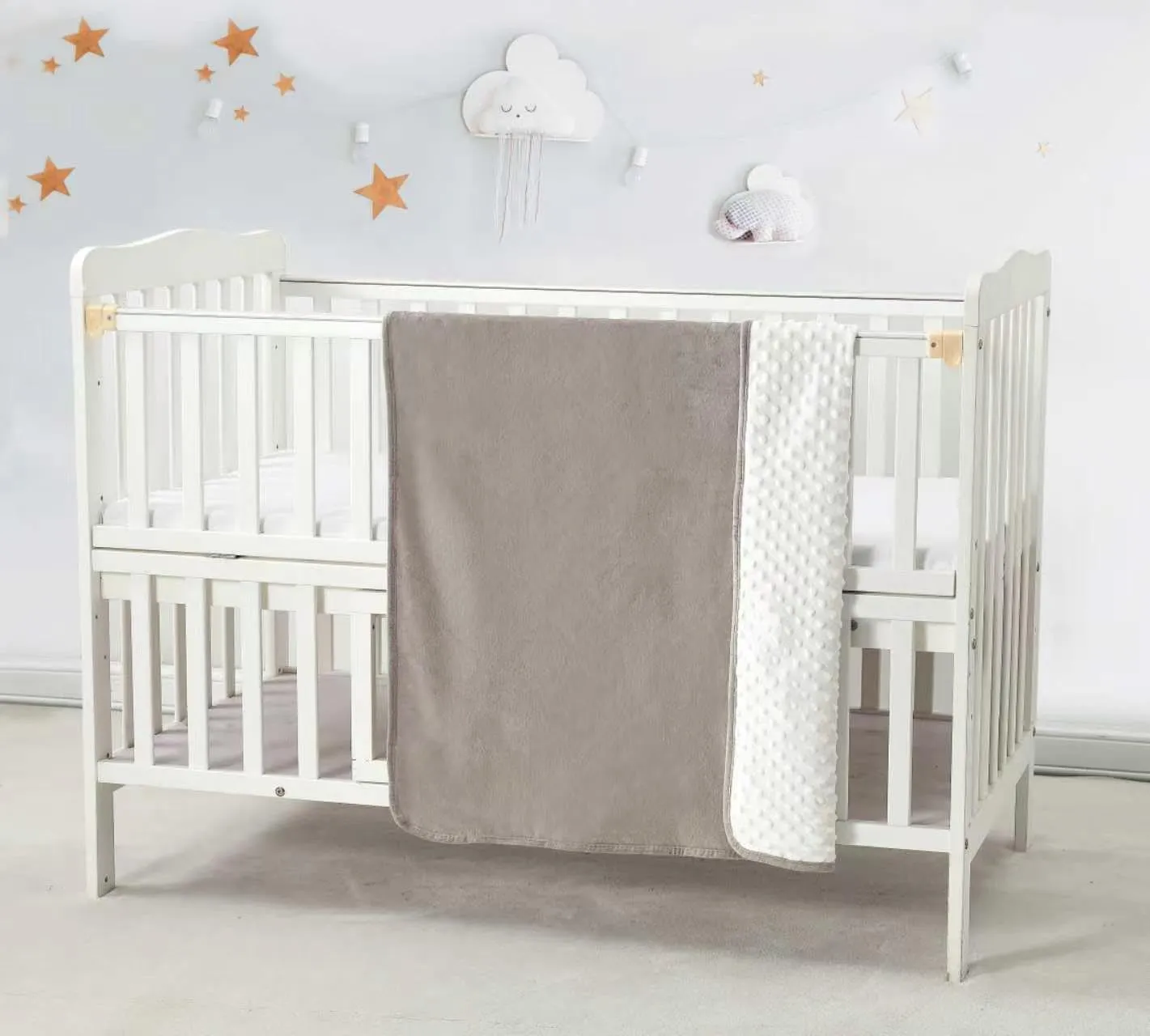 CREVENT Coperta per neonati in visone per bambini e bambine, morbida copertina avvolgente in peluche per neonati - 75x100 cm (grigio + bianco) - immagine 4