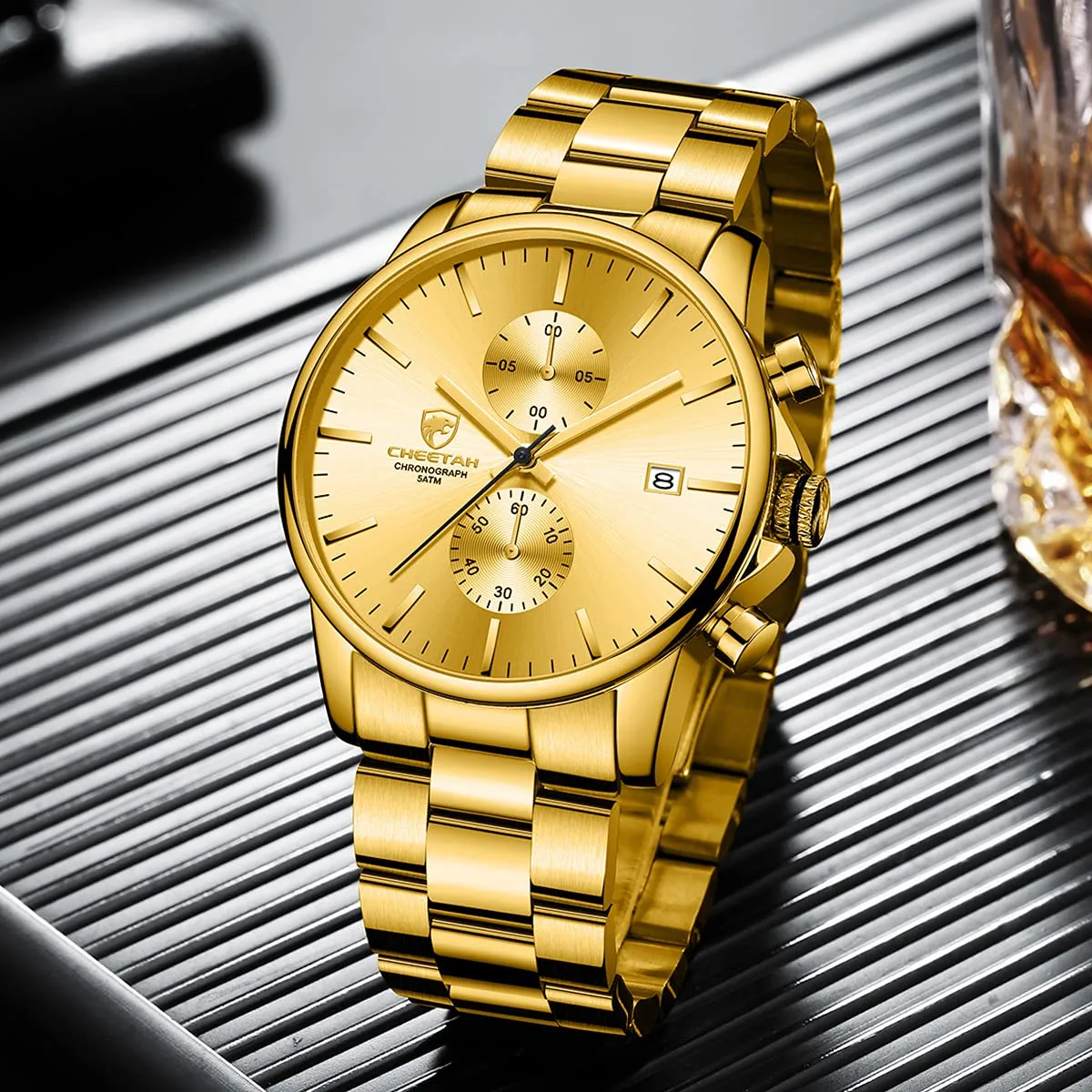 Affute Orologi da uomo in acciaio inox e metallo, stile casual, impermeabile, cronografo al quarzo, data automatica, lancette colorate… (Oro oro) - immagine 6