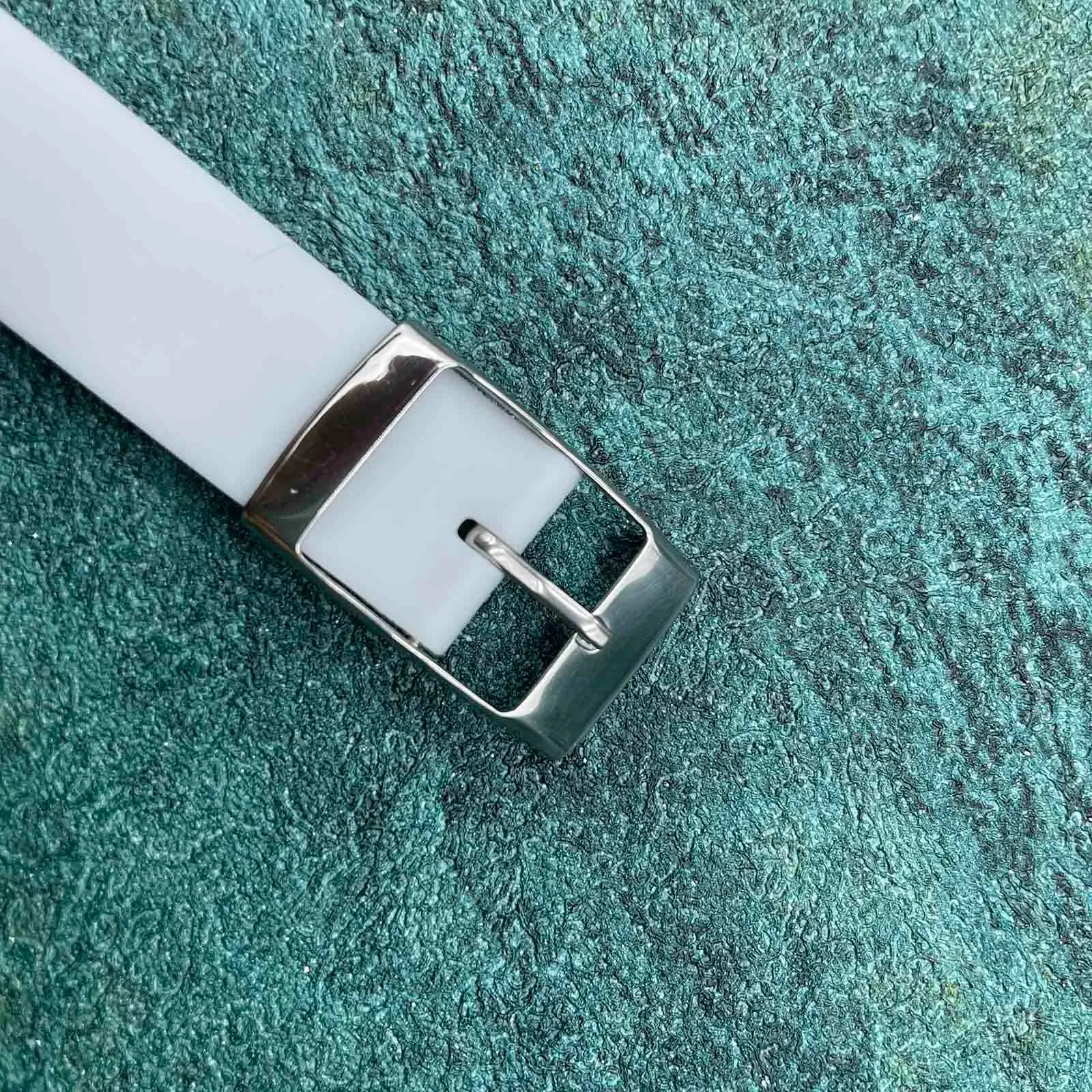 Rihahisy Cinturino in silicone di ricambio fibbia in acciaio inossidabile argento per Swatch(19mm, White) - immagine 4
