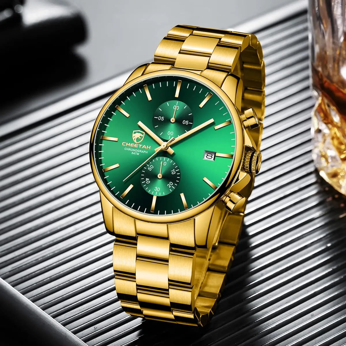 Affute Orologio da uomo con cronografo casual impermeabile orologio al quarzo in acciaio inox e metallo, auto date in lancette colorate, Oro verde - immagine 7