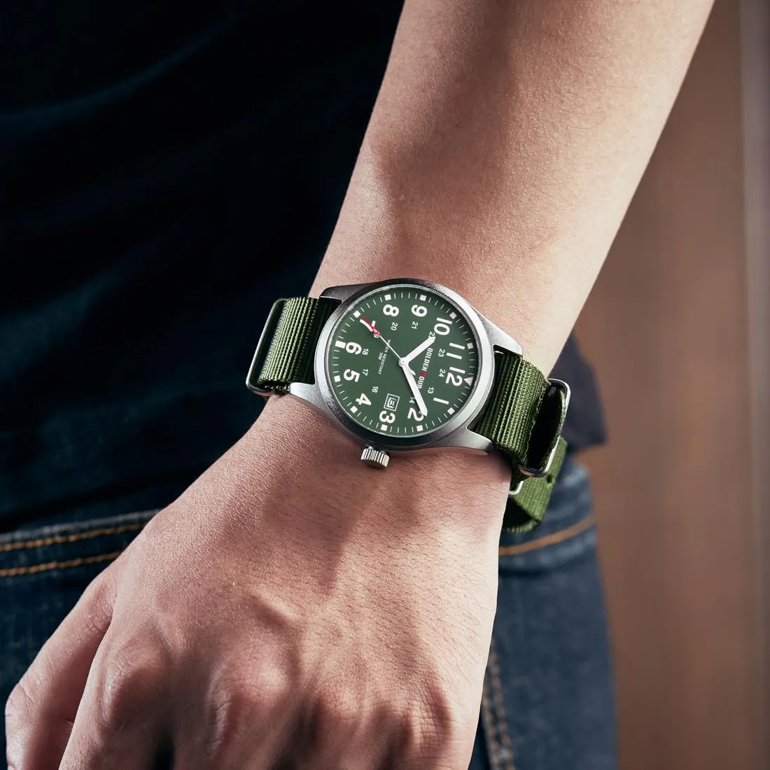 GOLDEN HOUR Orologio da Uomo con Cinturino Slip-thru in Nylon con ora Militare Quadrante di Facile Lettura Lancette luminose Display 12/24 ore Orologi Sportivi Digitali Impermeabili - immagine 7