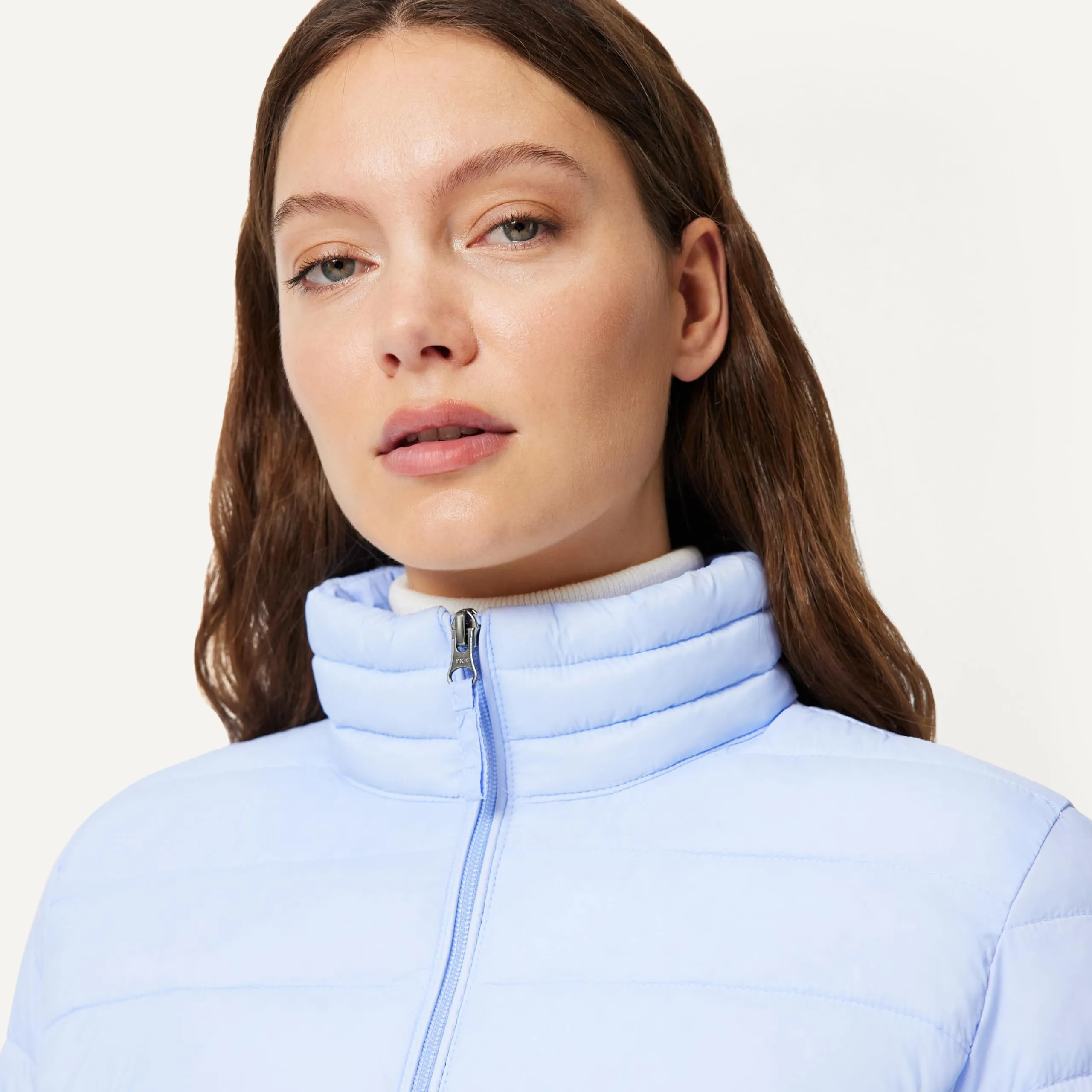 Amazon Essentials Piumino leggero a maniche lunghe resistente all'acqua ripiegabile (disponibile in taglie forti) Donna, Blu Chiaro, XL - immagine 4