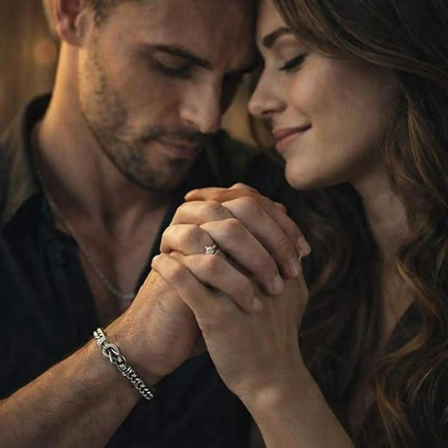 SAGA GIOIELLI® Bracciale Uomo Acciaio con Nodo Centrale, infinito Design – Idea Regalo Festa del Papà, Compleanno, Natale, San Valentino, Anniversario - Confezione regalo inclusa - immagine 3
