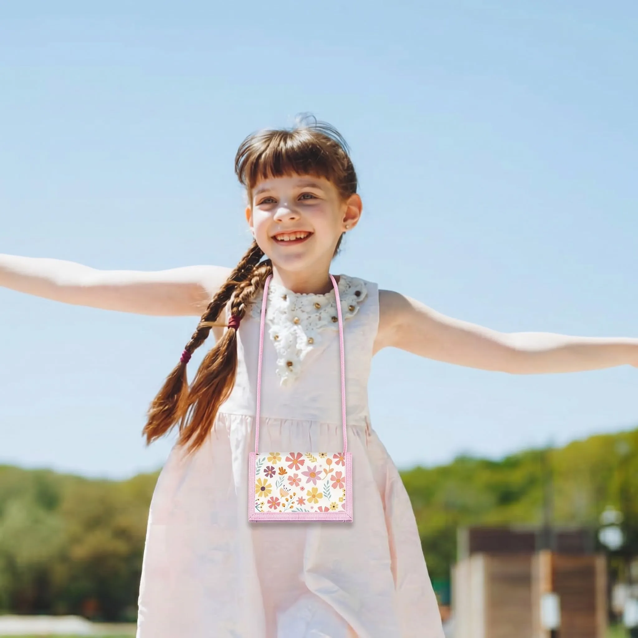 Hestya Portafoglio per Bambini e Ragazzi Portafoglio da Collo a Tre Scomparti con Diverse Fantasie Portamonete da Viaggio con Cordino e Portachiavi Regalo di Compleanno (Fiori) - immagine 5