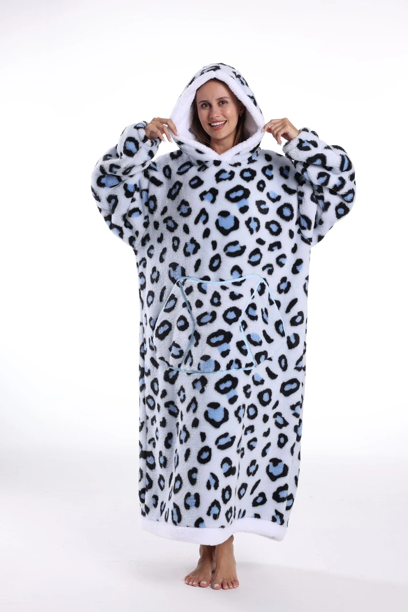 Yzehomijia Coperta portatile con cappuccio, per donne e adulti, coperta con maniche, morbida e calda da indossare come regalo per fidanzata, mamma o mamma koala (Grey Leopard Print) - immagine 3
