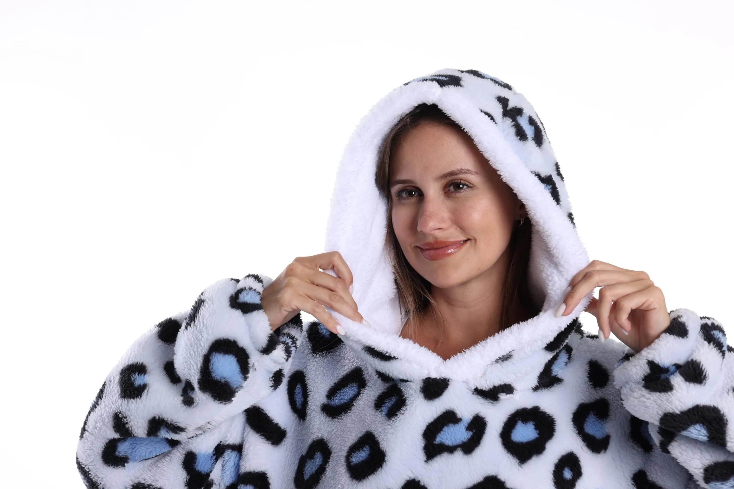 Yzehomijia Coperta portatile con cappuccio, per donne e adulti, coperta con maniche, morbida e calda da indossare come regalo per fidanzata, mamma o mamma koala (Grey Leopard Print) - immagine 6